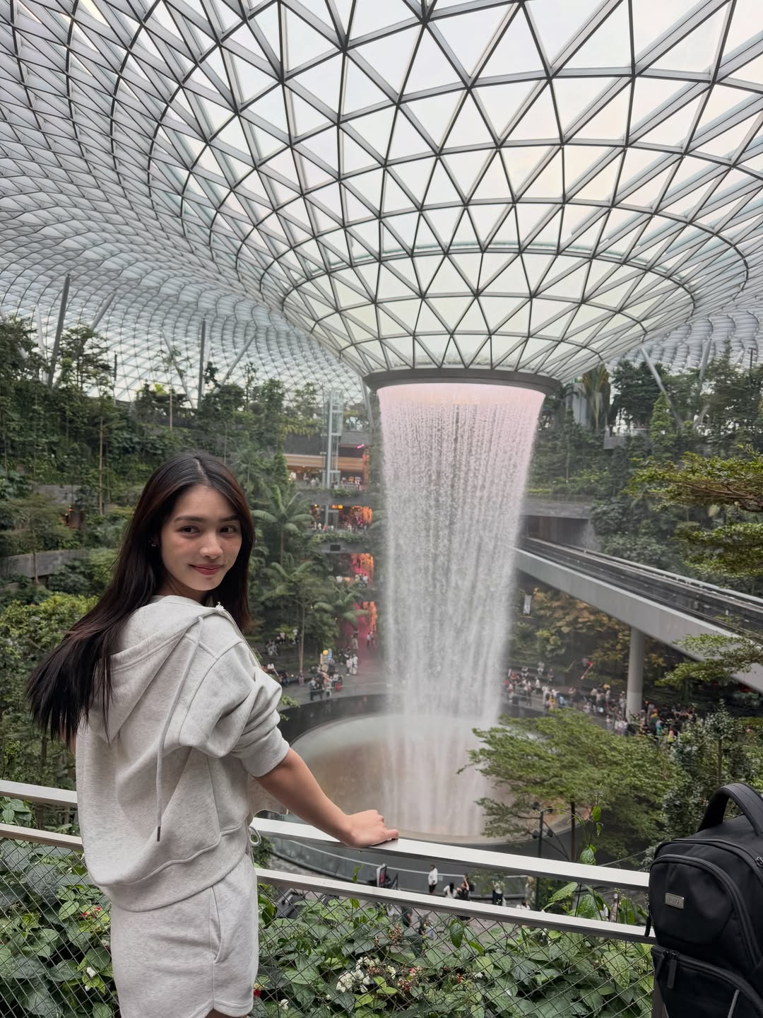 มิ้นท์ - รัญชน์รวี เอื้อกูลวราวัตร