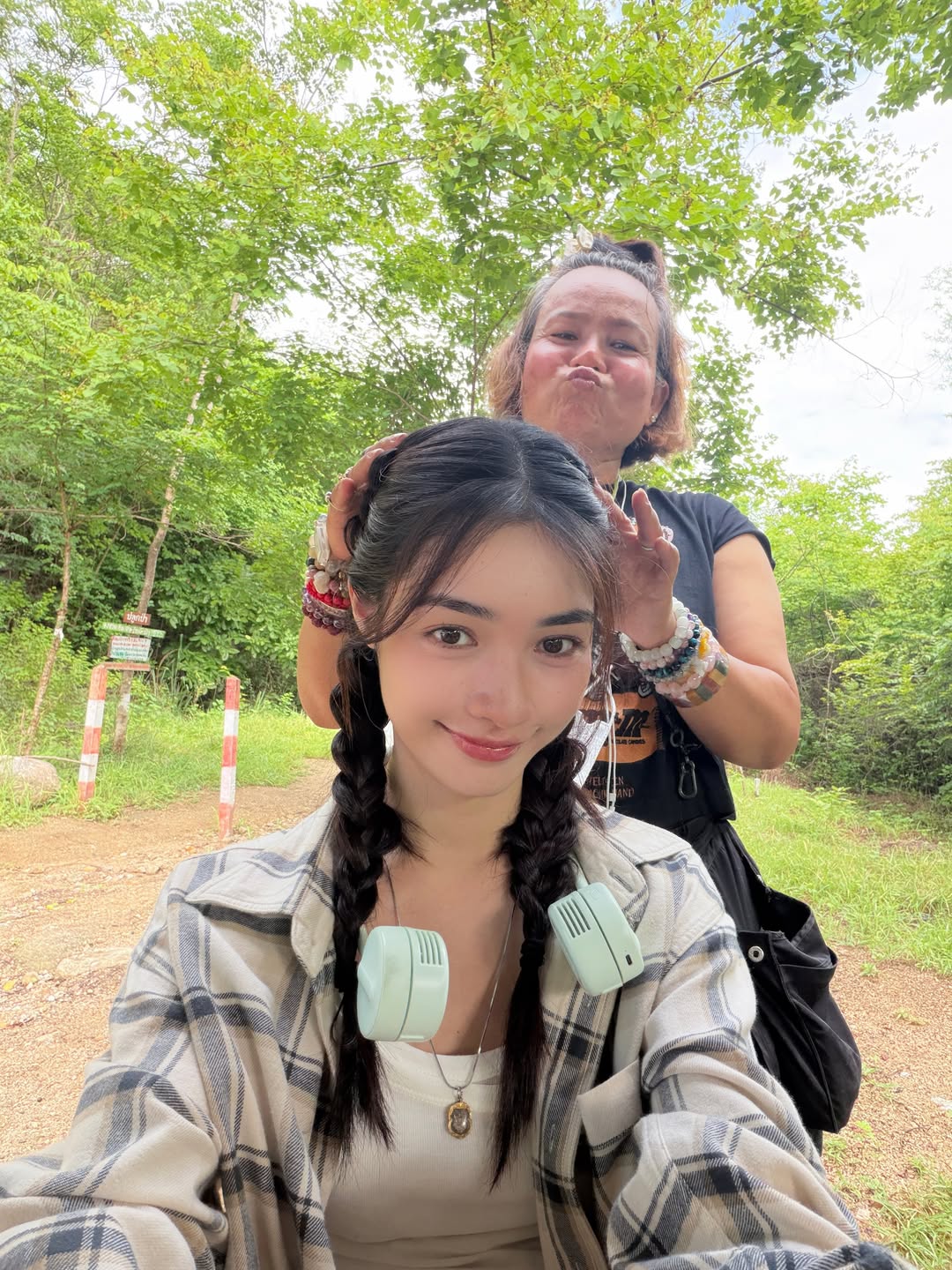 มิ้นท์ - รัญชน์รวี เอื้อกูลวราวัตร