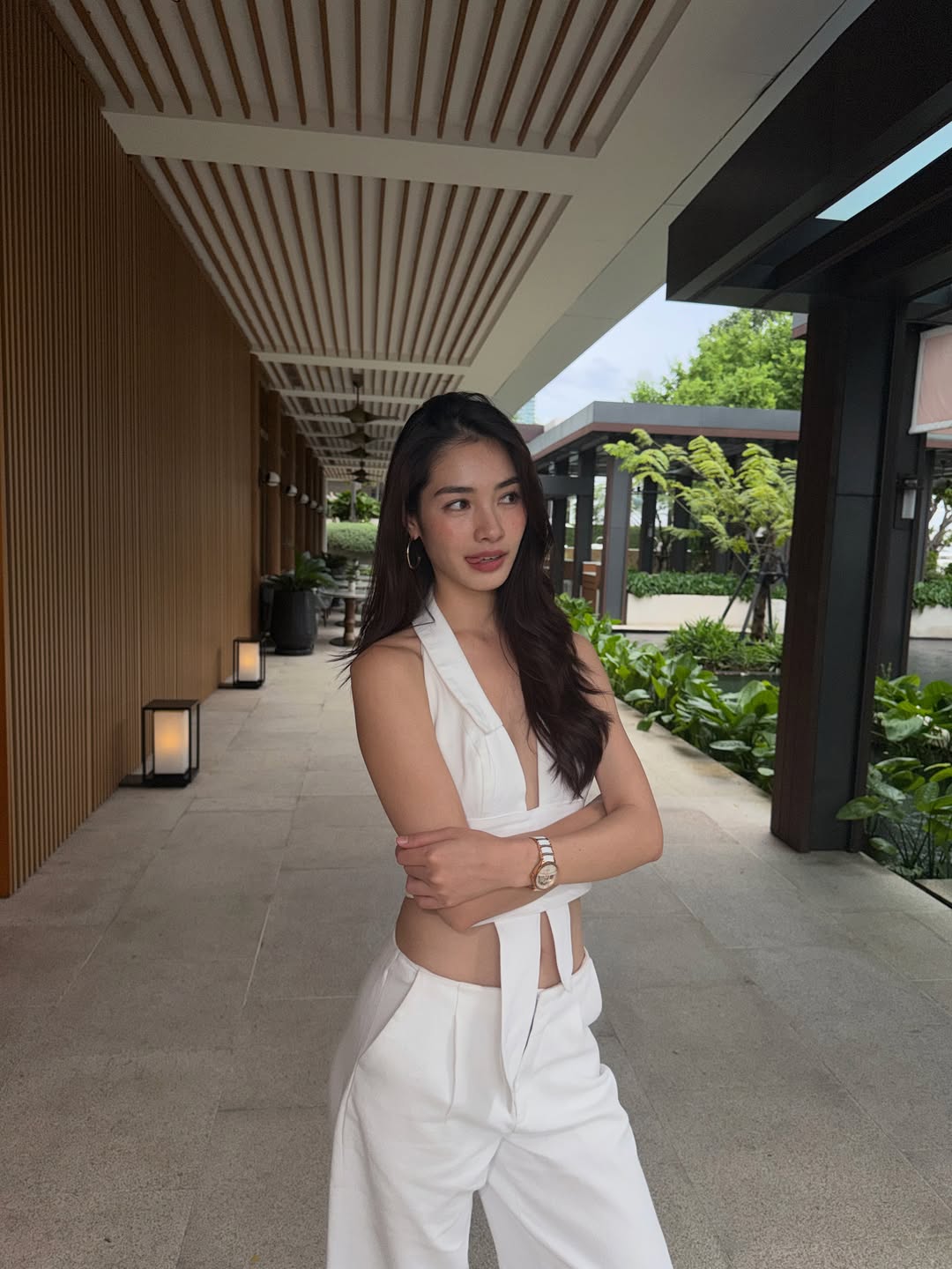 มิ้นท์ - รัญชน์รวี เอื้อกูลวราวัตร