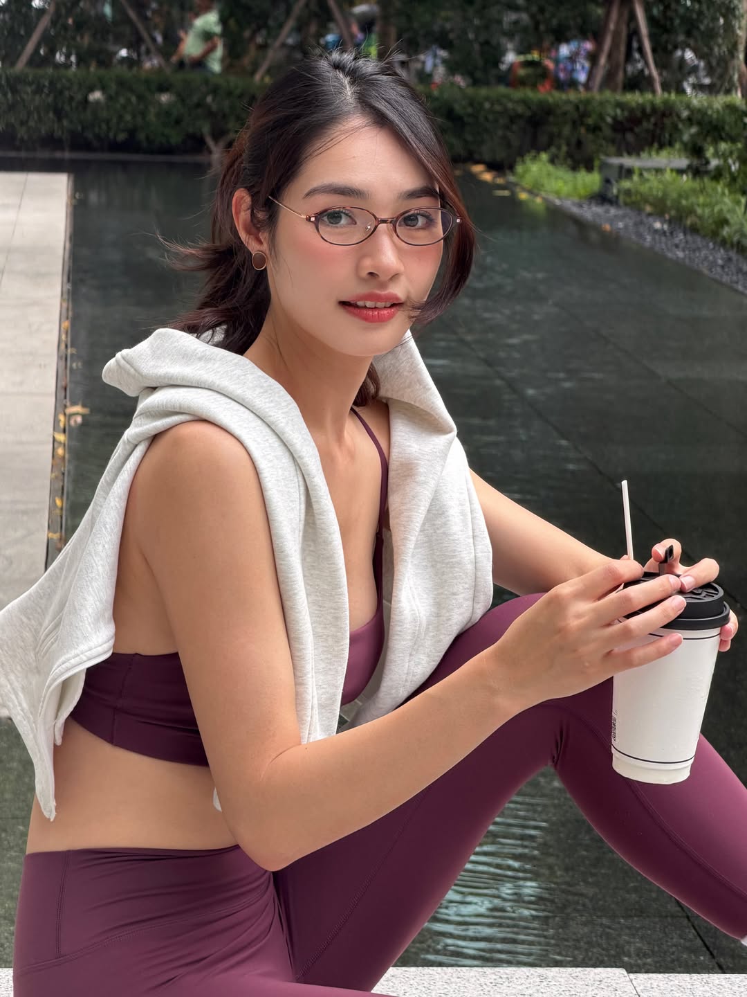 มิ้นท์ - รัญชน์รวี เอื้อกูลวราวัตร
