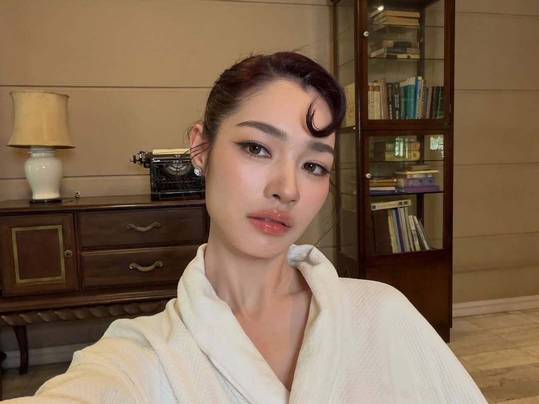 มิ้นท์ - รัญชน์รวี เอื้อกูลวราวัตร