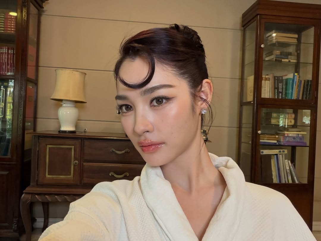 มิ้นท์ - รัญชน์รวี เอื้อกูลวราวัตร