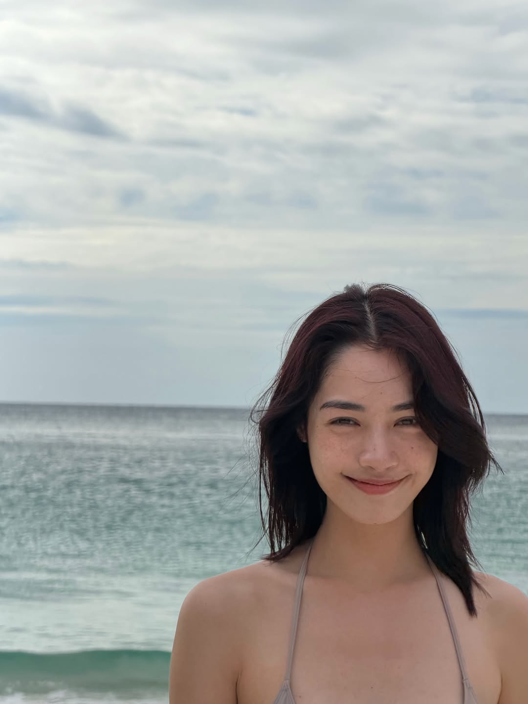 มิ้นท์ - รัญชน์รวี เอื้อกูลวราวัตร