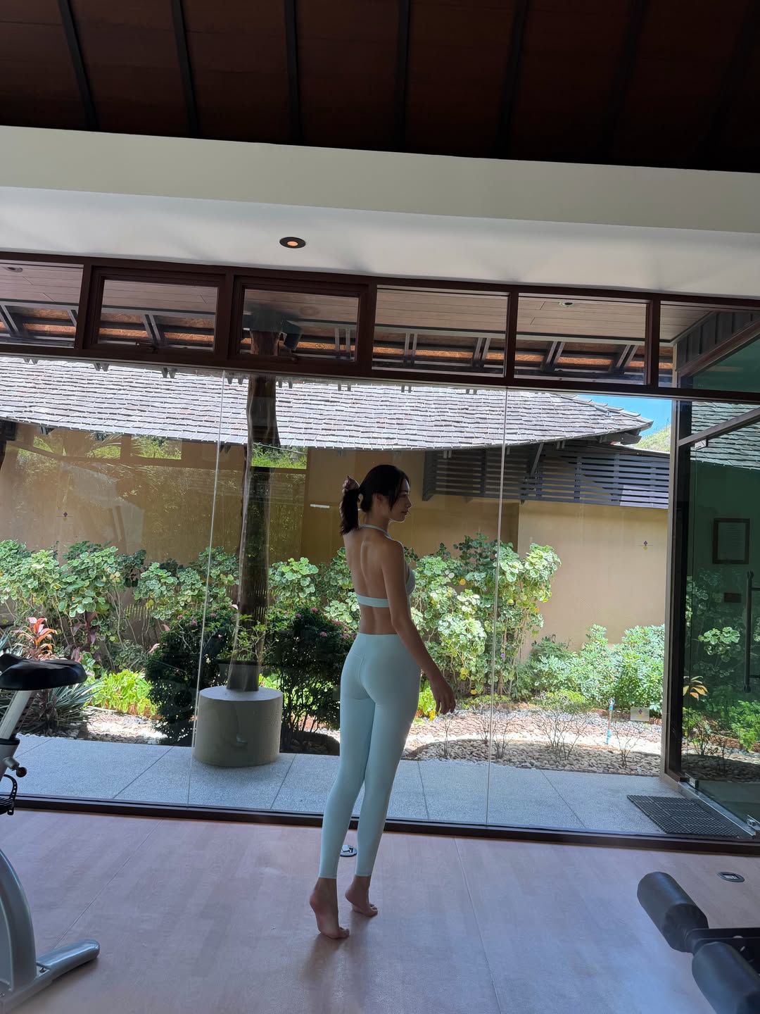 มิ้นท์ - รัญชน์รวี เอื้อกูลวราวัตร
