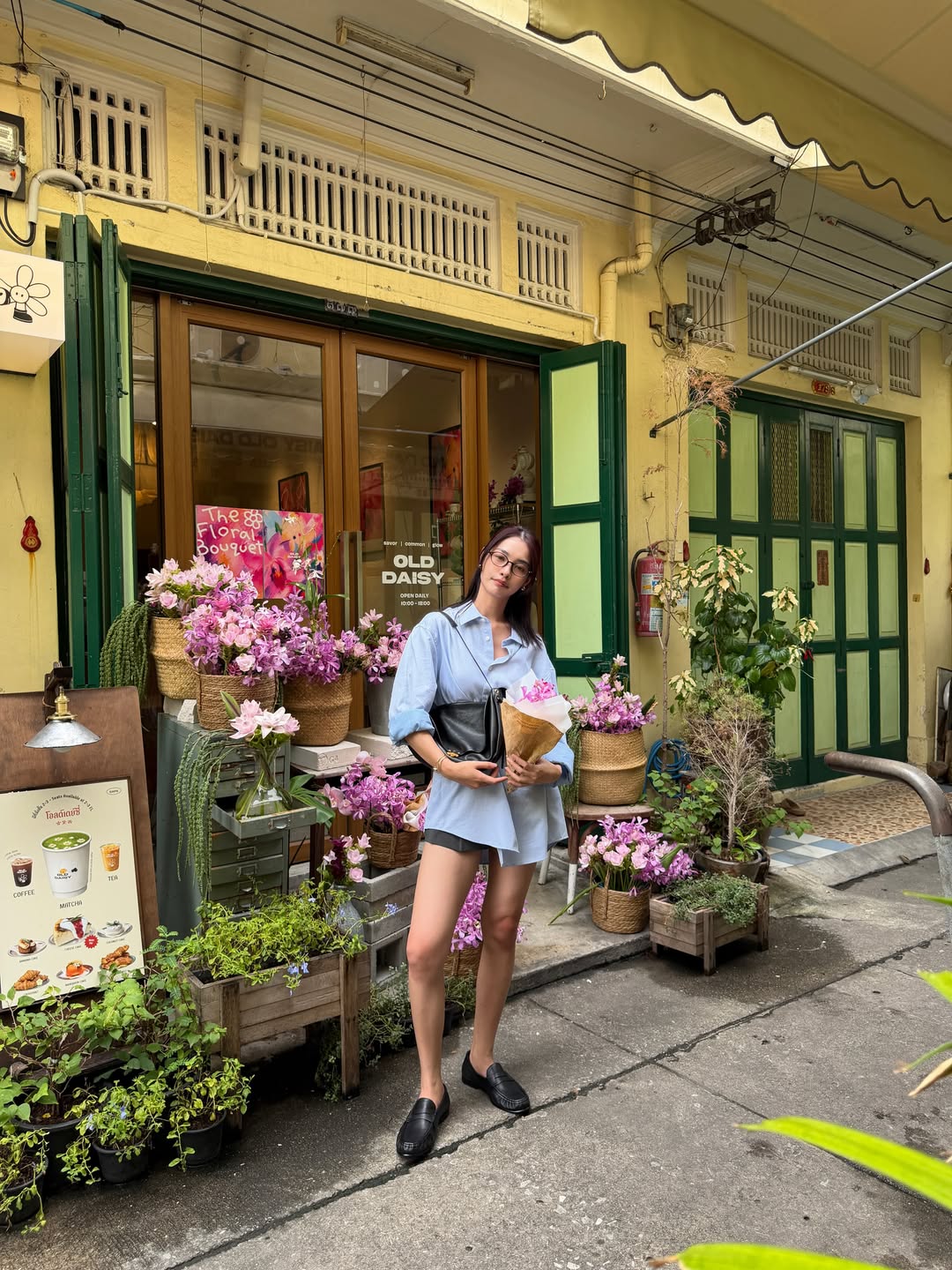 มิ้นท์ - รัญชน์รวี เอื้อกูลวราวัตร