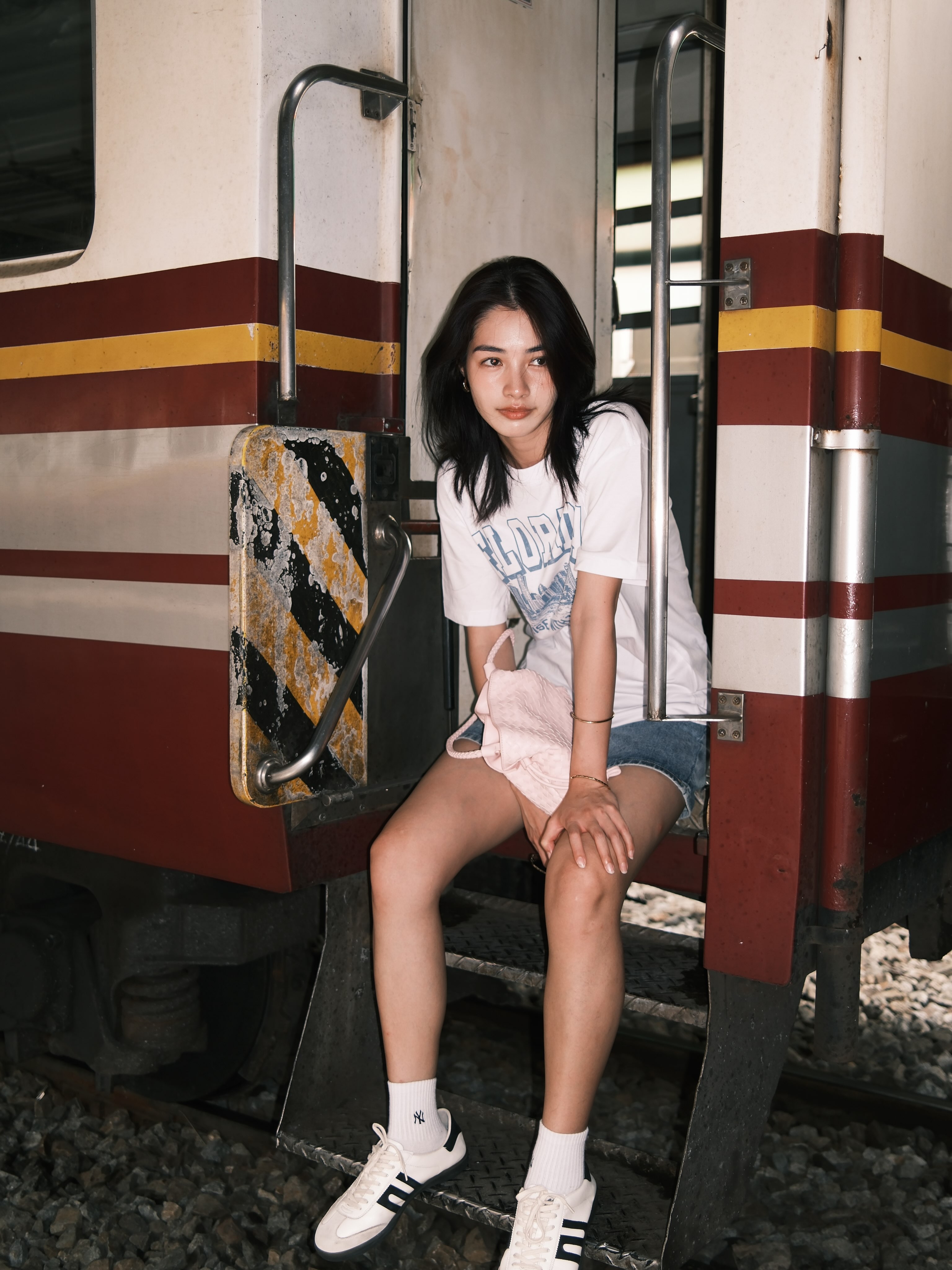 มิ้นท์ - รัญชน์รวี เอื้อกูลวราวัตร