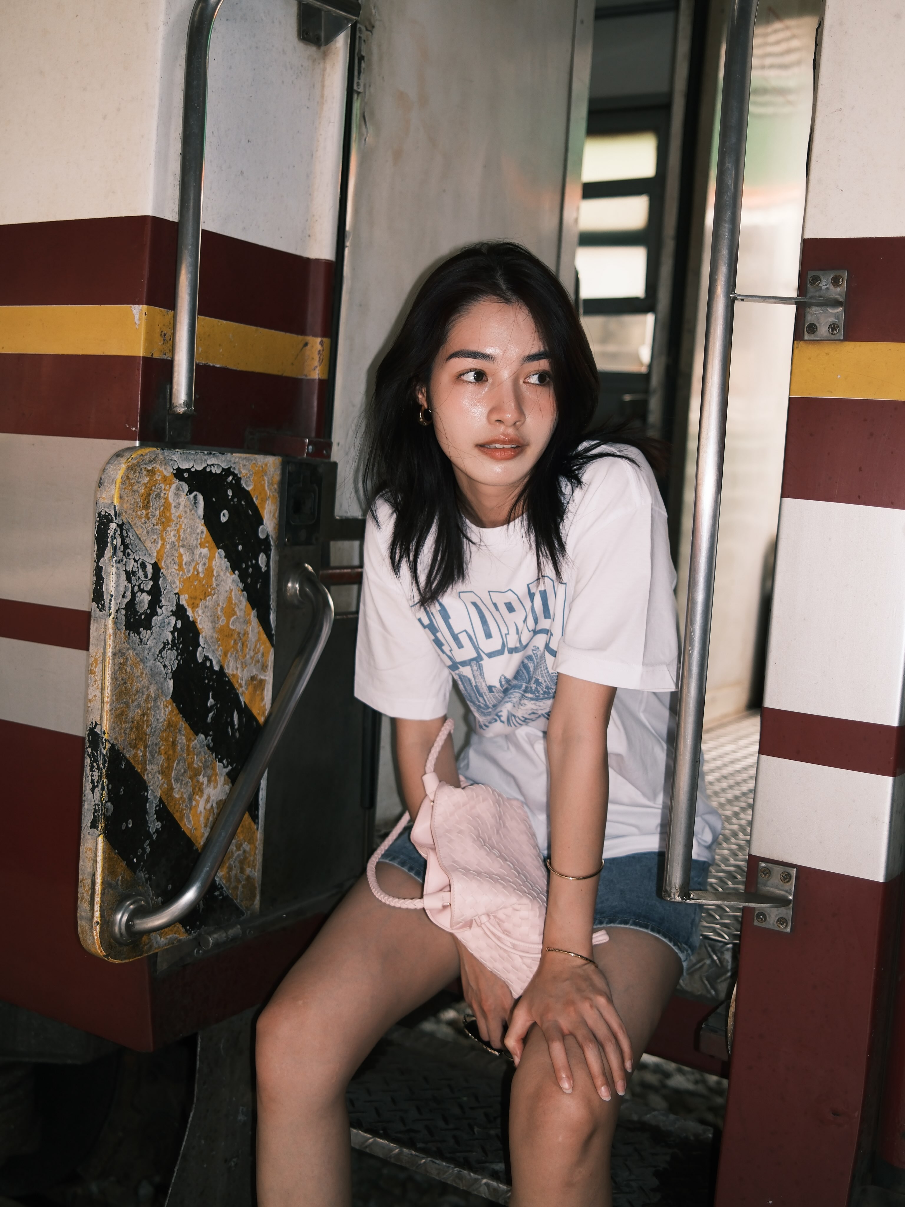 มิ้นท์ - รัญชน์รวี เอื้อกูลวราวัตร