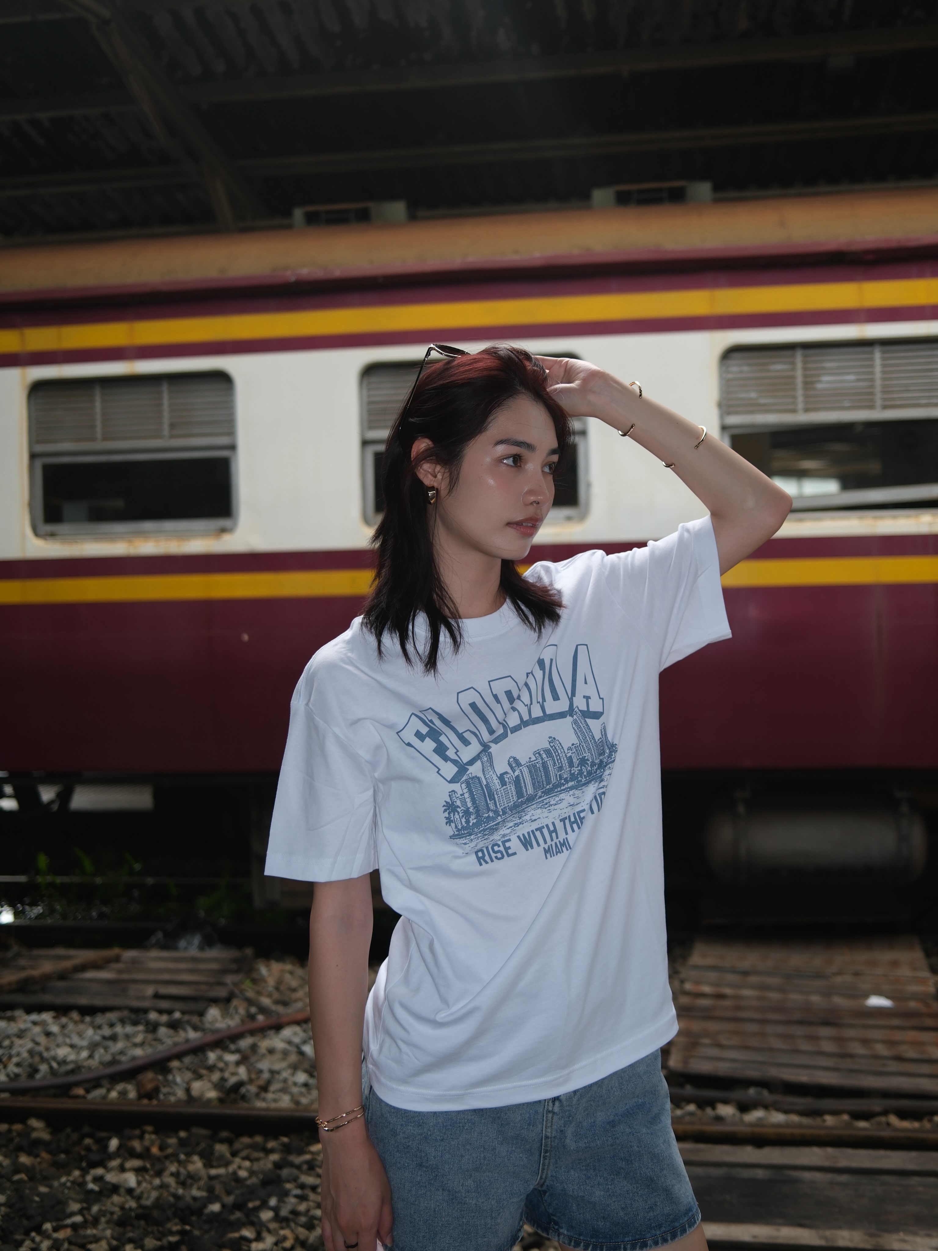 มิ้นท์ - รัญชน์รวี เอื้อกูลวราวัตร