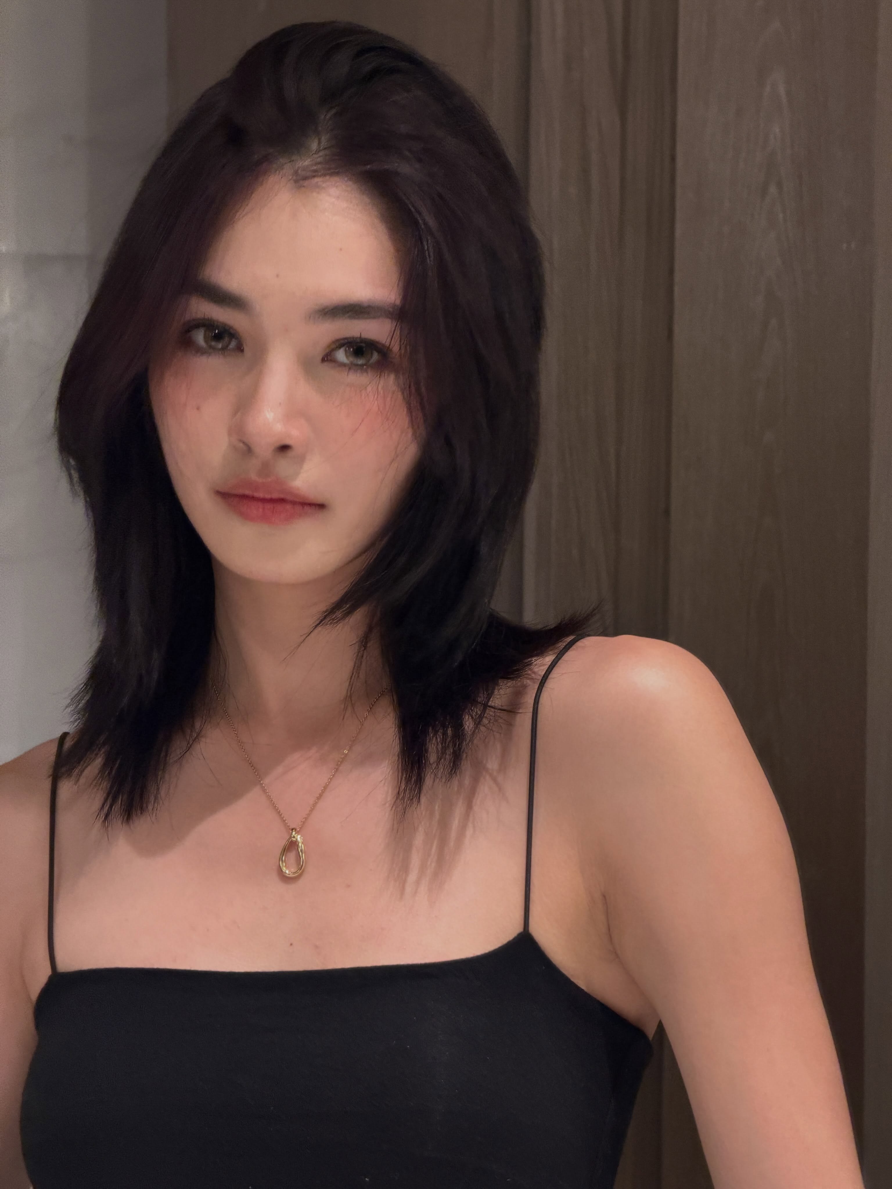 มิ้นท์ - รัญชน์รวี เอื้อกูลวราวัตร
