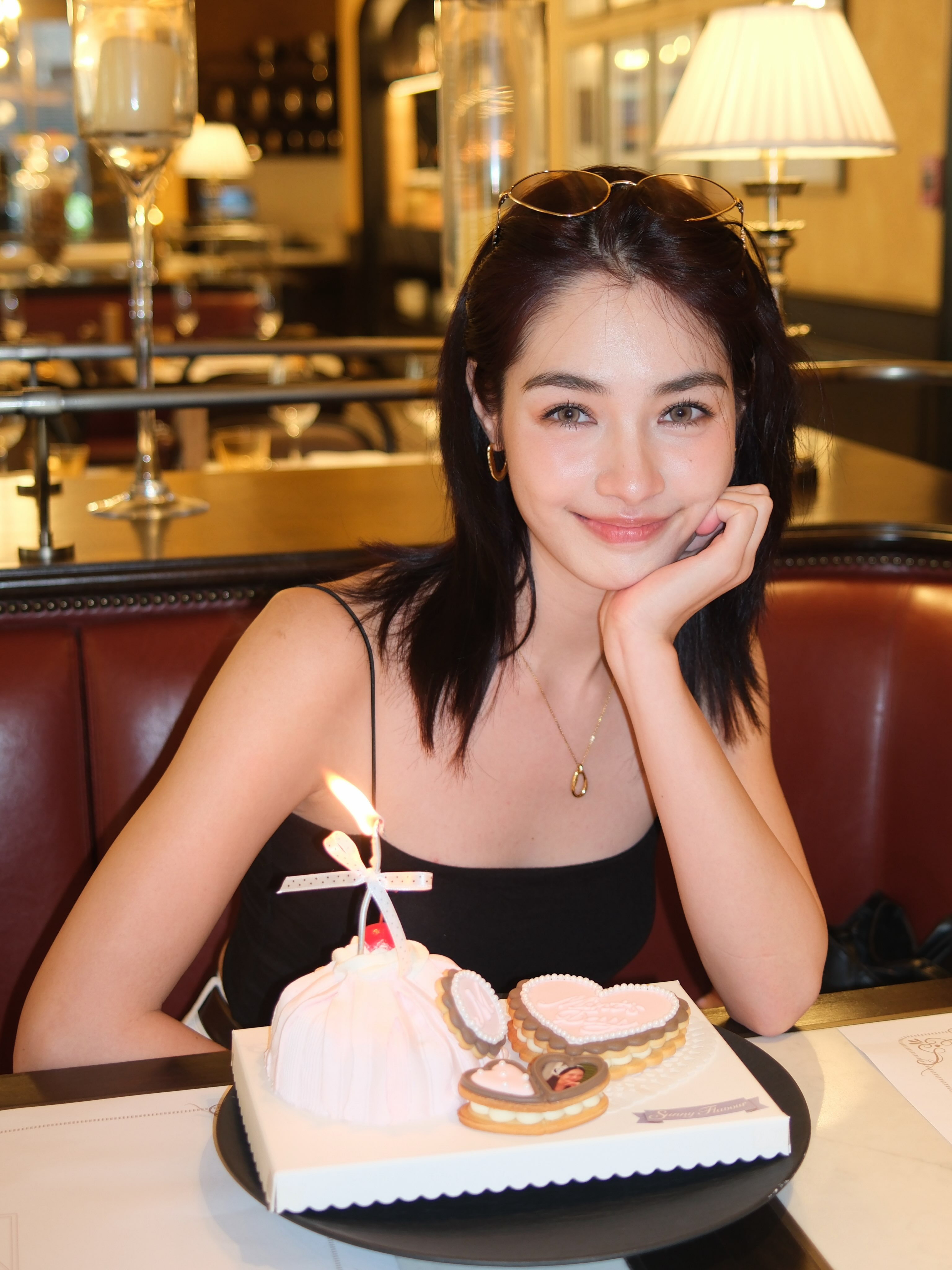 มิ้นท์ - รัญชน์รวี เอื้อกูลวราวัตร