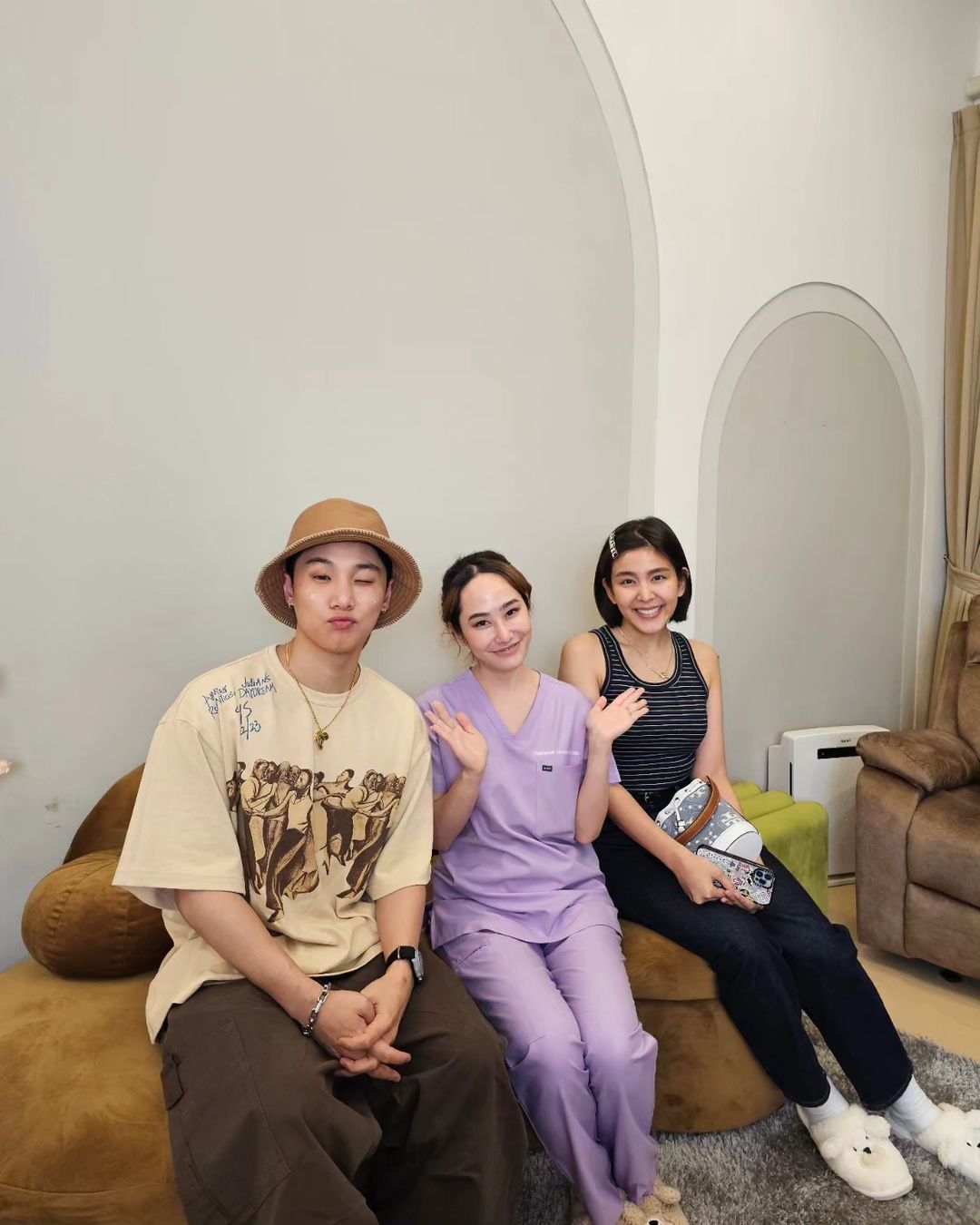 จูเนียร์ - กรวิชญ์ สูงกิจบูลย์
