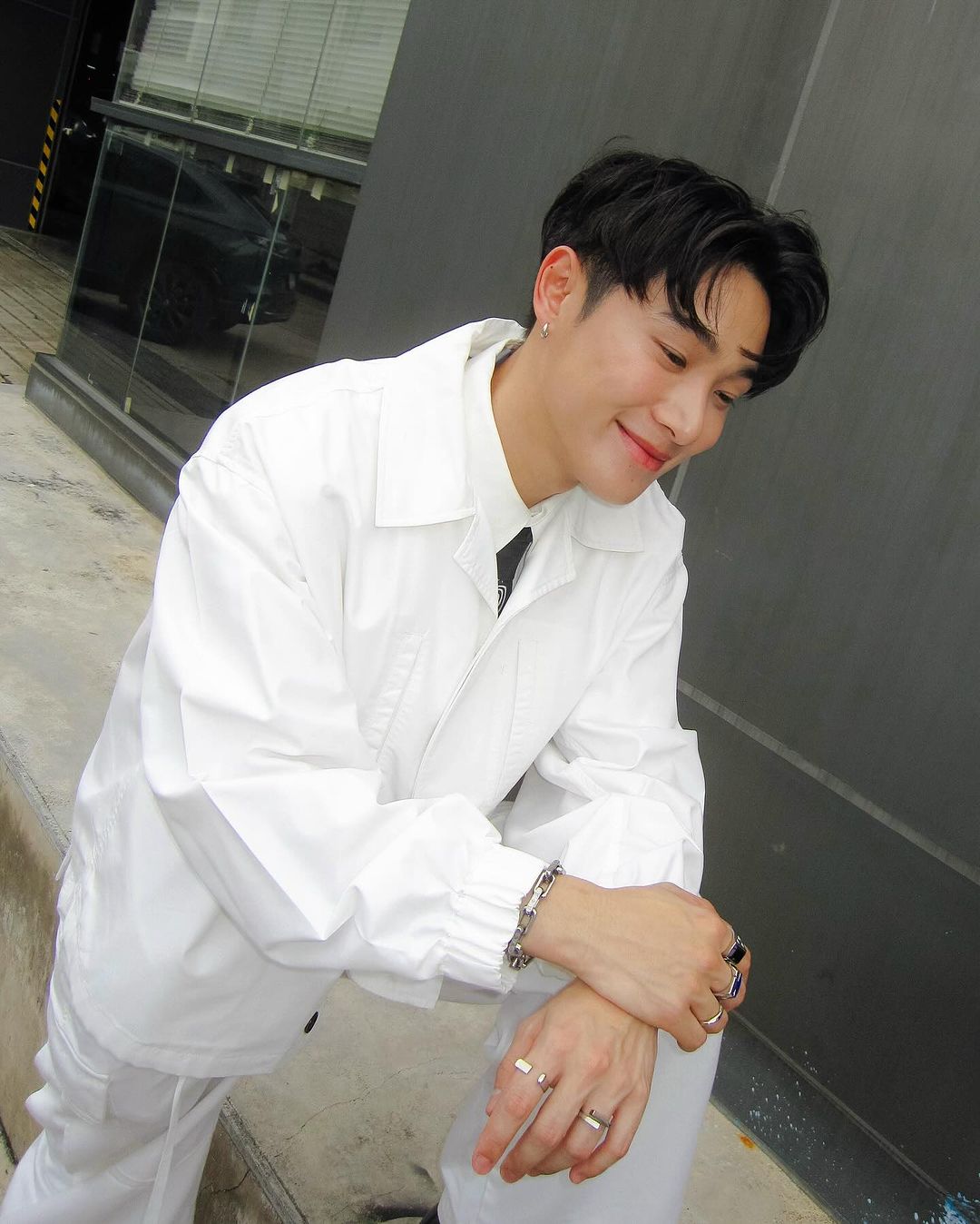 จูเนียร์ - กรวิชญ์ สูงกิจบูลย์