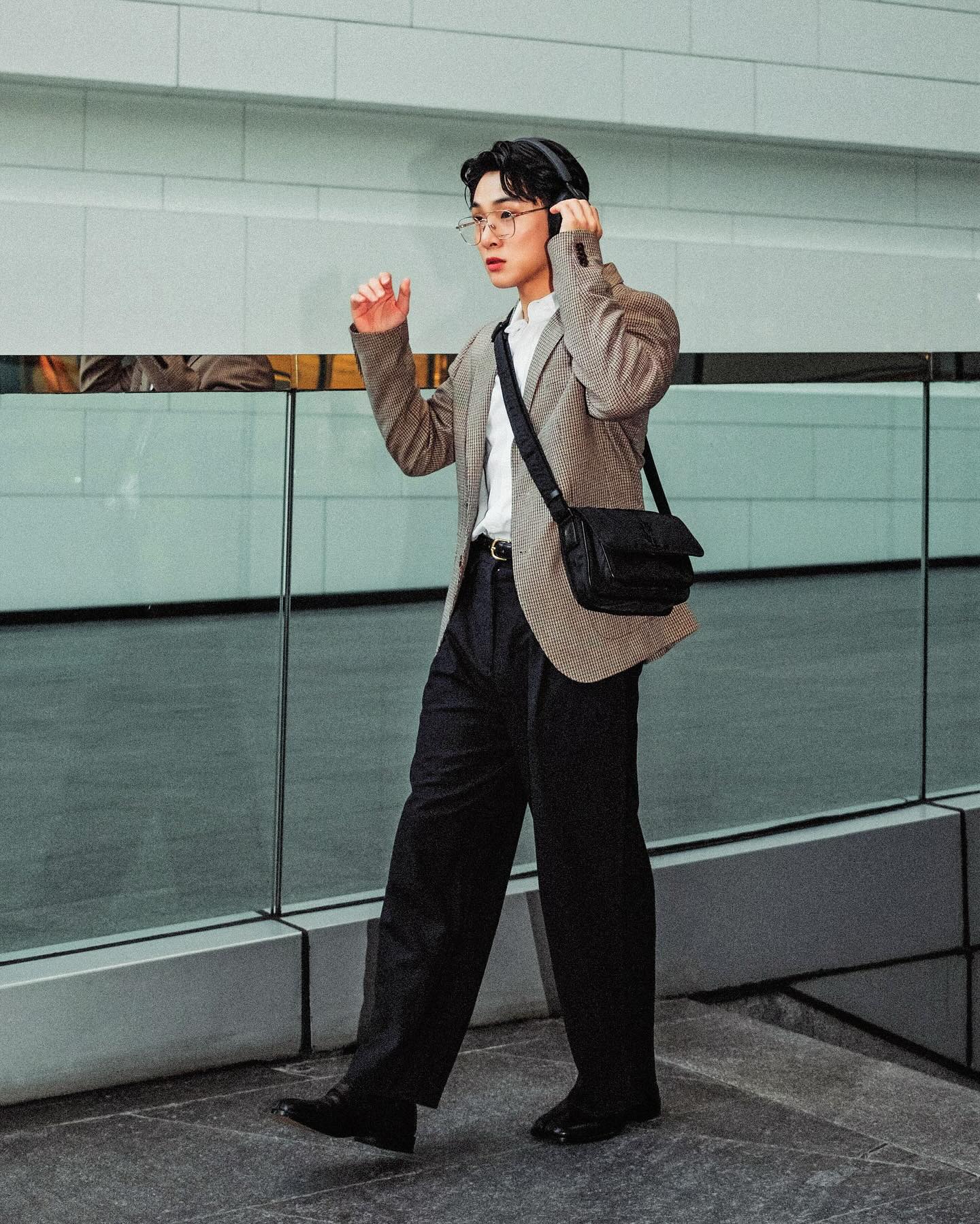 จูเนียร์ - กรวิชญ์ สูงกิจบูลย์