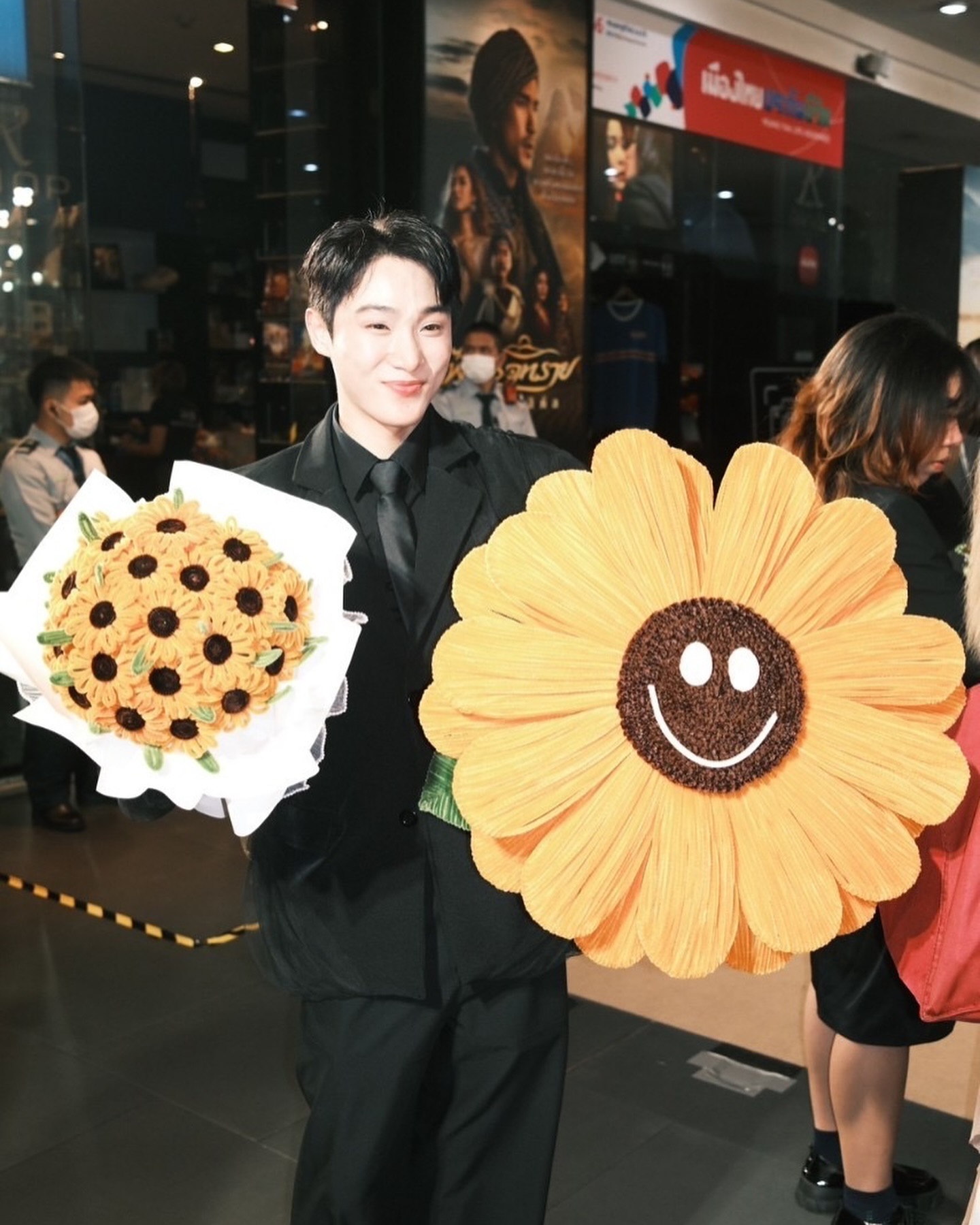 จูเนียร์ - กรวิชญ์ สูงกิจบูลย์