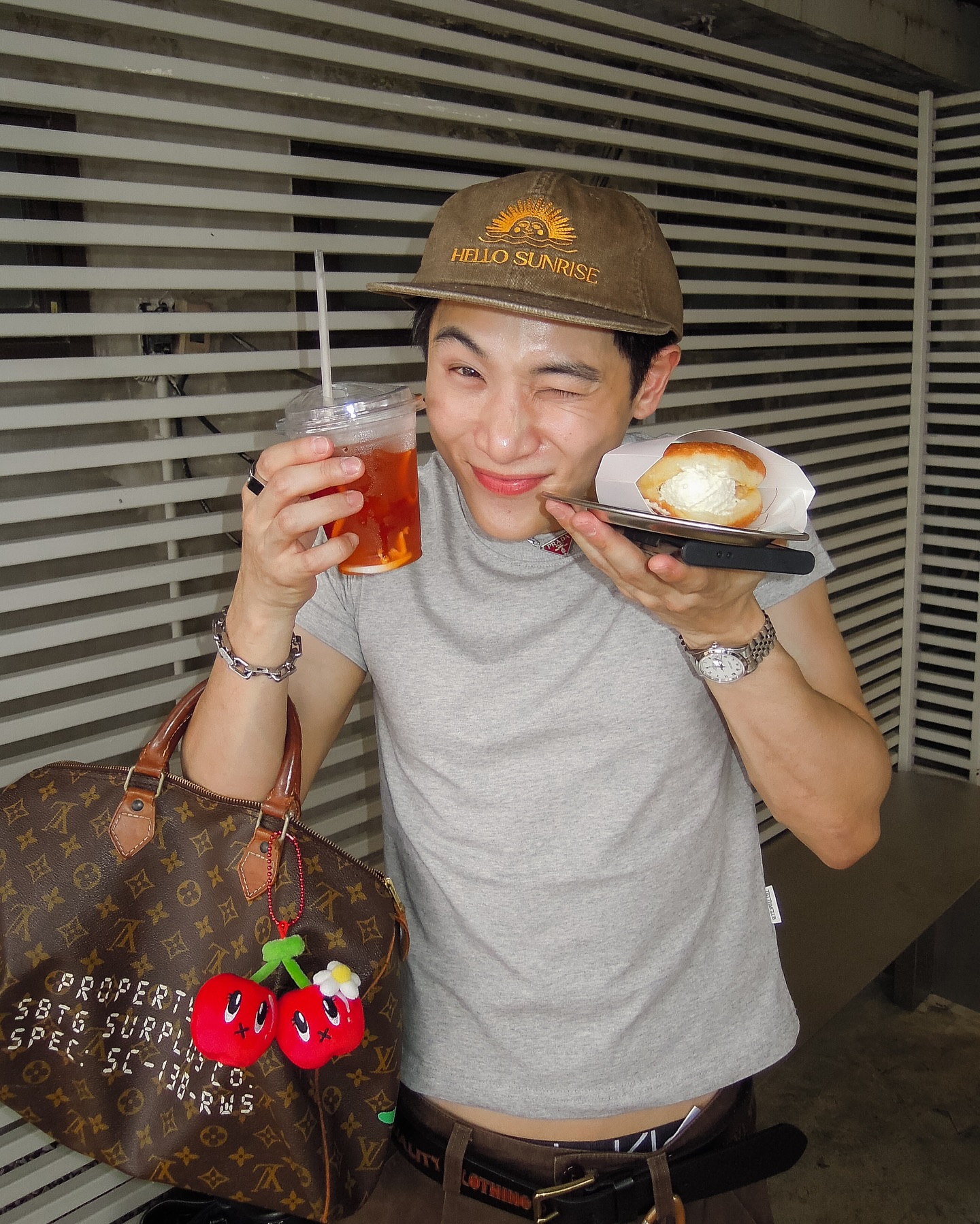 จูเนียร์ - กรวิชญ์ สูงกิจบูลย์