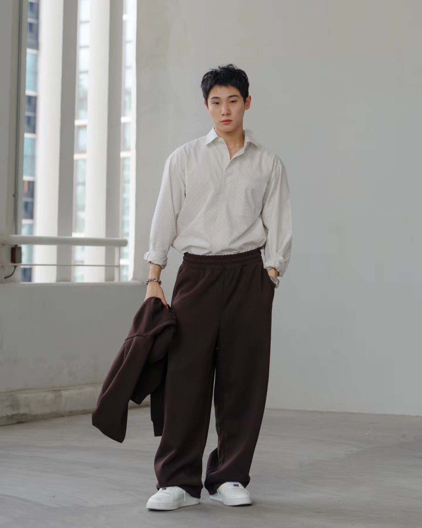 จูเนียร์ - กรวิชญ์ สูงกิจบูลย์