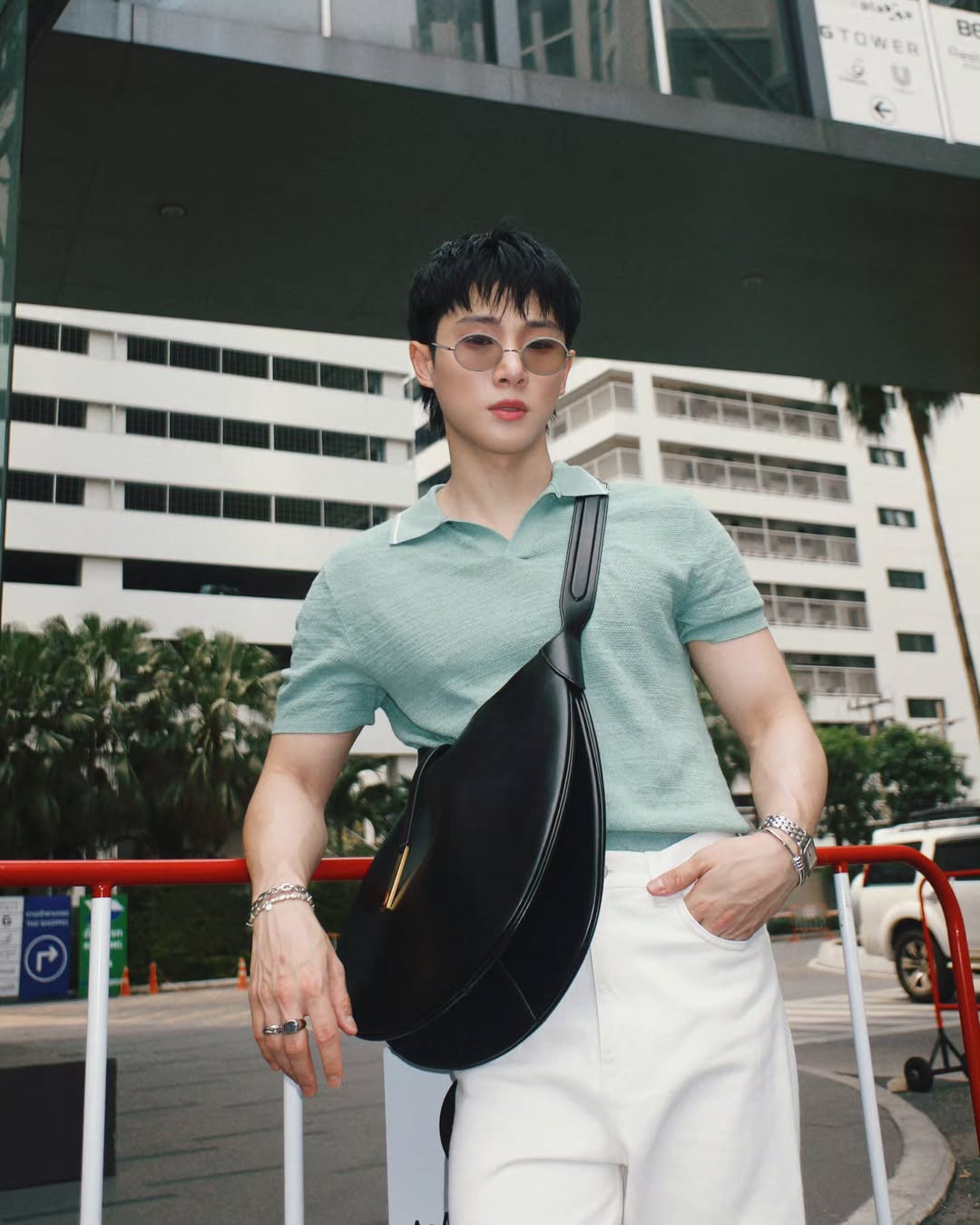 จูเนียร์ - กรวิชญ์ สูงกิจบูลย์