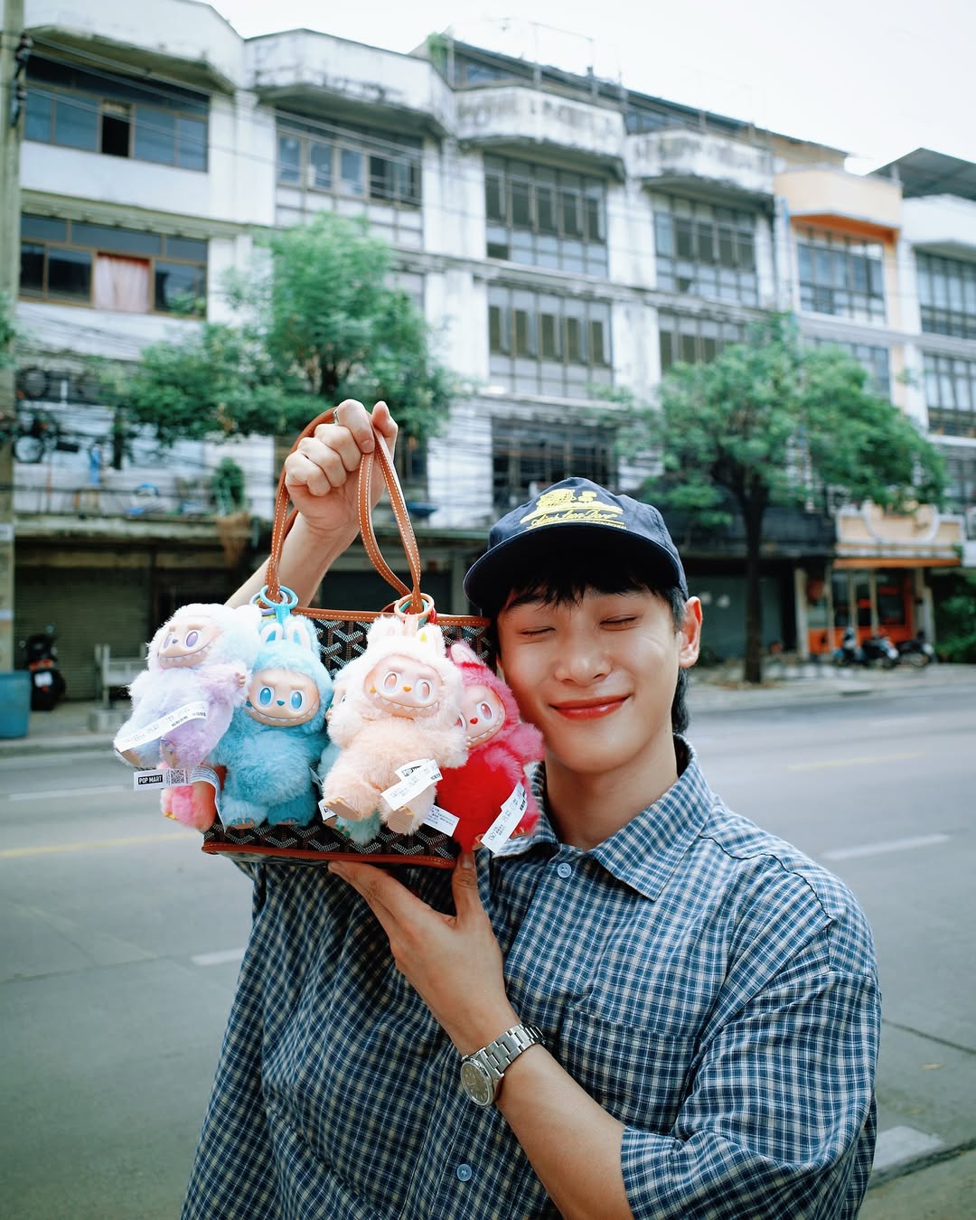 จูเนียร์ - กรวิชญ์ สูงกิจบูลย์