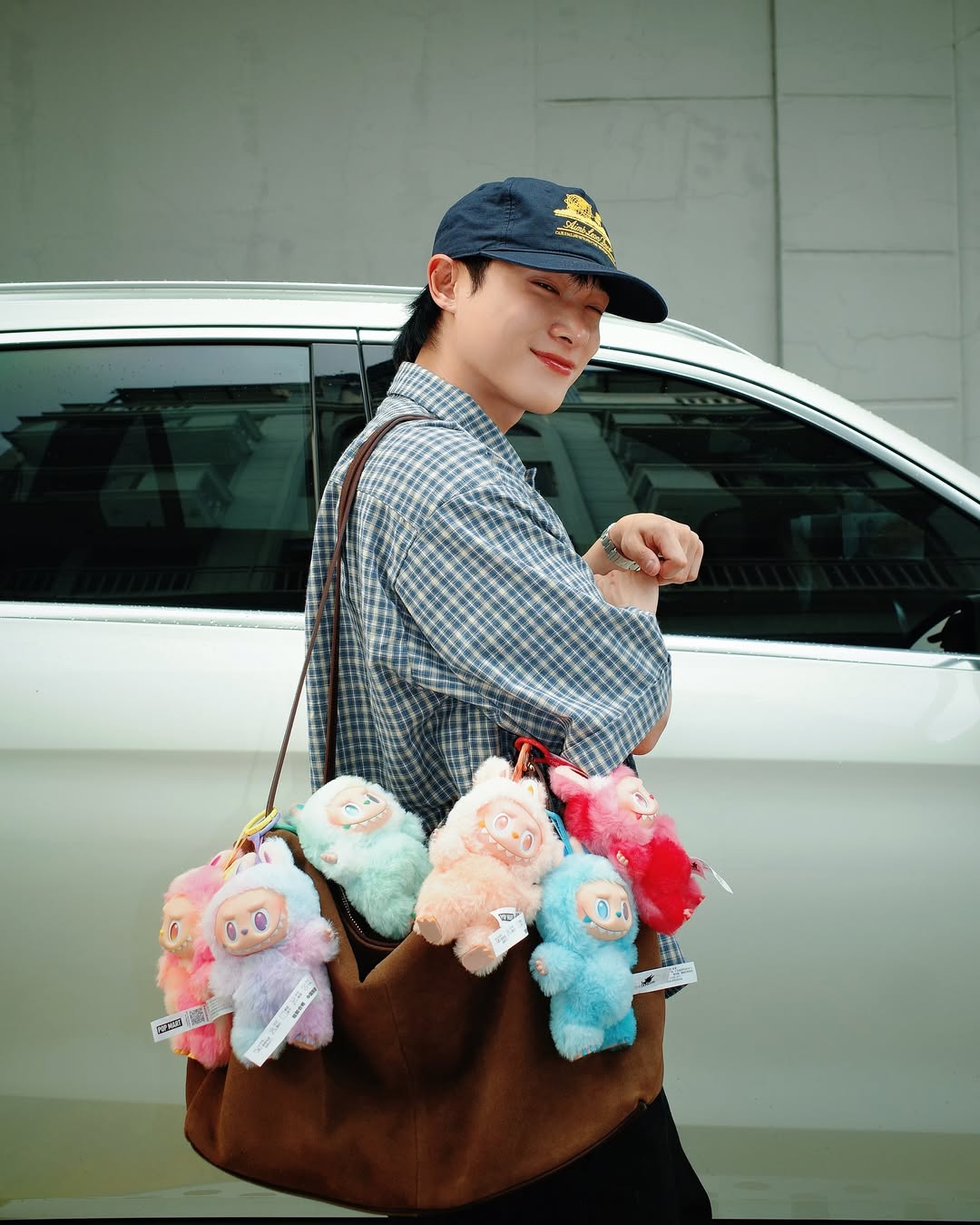 จูเนียร์ - กรวิชญ์ สูงกิจบูลย์