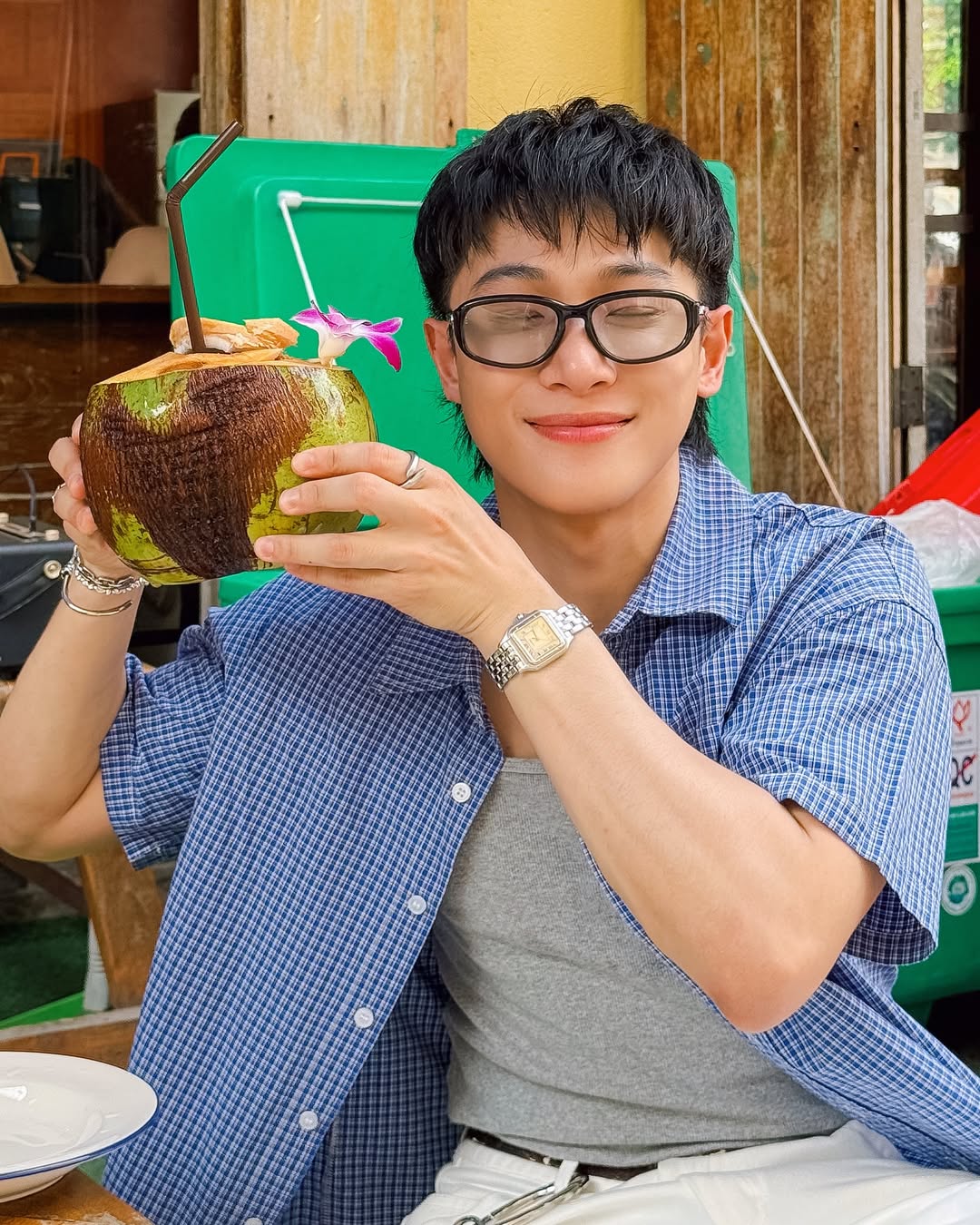 จูเนียร์ - กรวิชญ์ สูงกิจบูลย์
