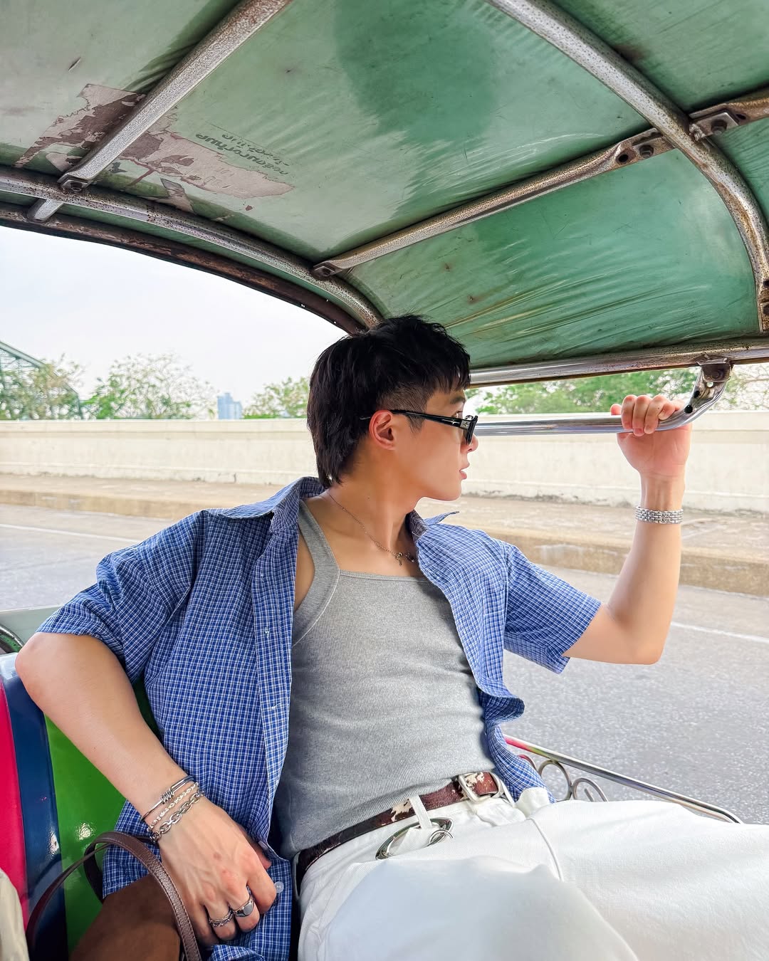 จูเนียร์ - กรวิชญ์ สูงกิจบูลย์