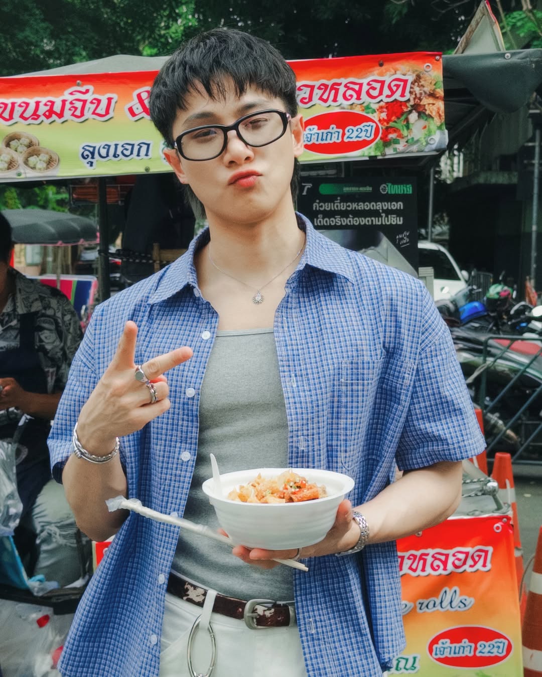 จูเนียร์ - กรวิชญ์ สูงกิจบูลย์