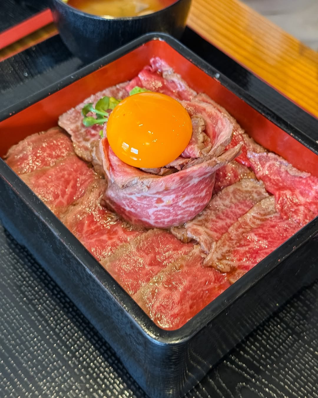 จูเนียร์ - กรวิชญ์ สูงกิจบูลย์