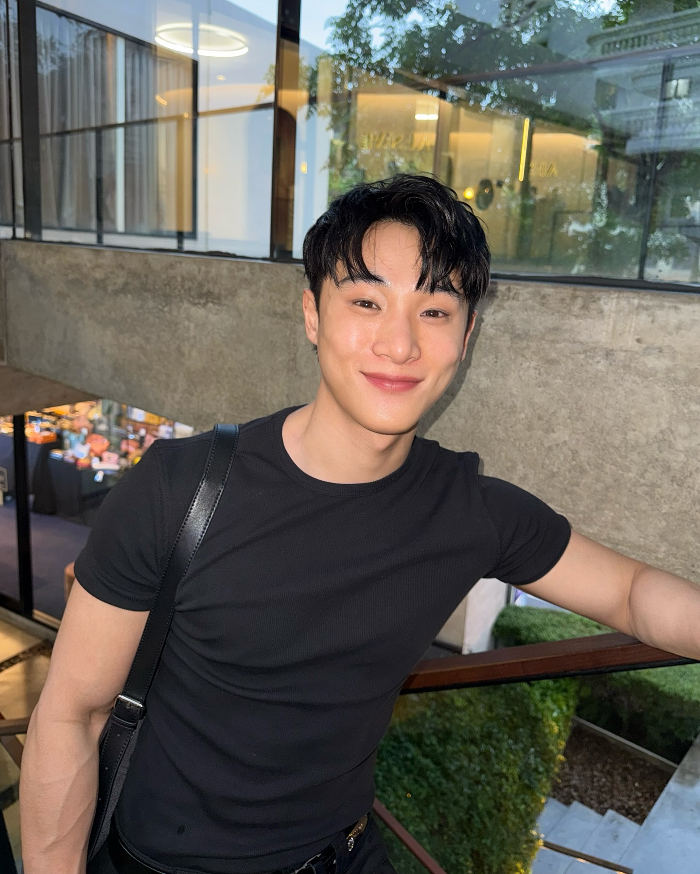 จูเนียร์ - กรวิชญ์ สูงกิจบูลย์