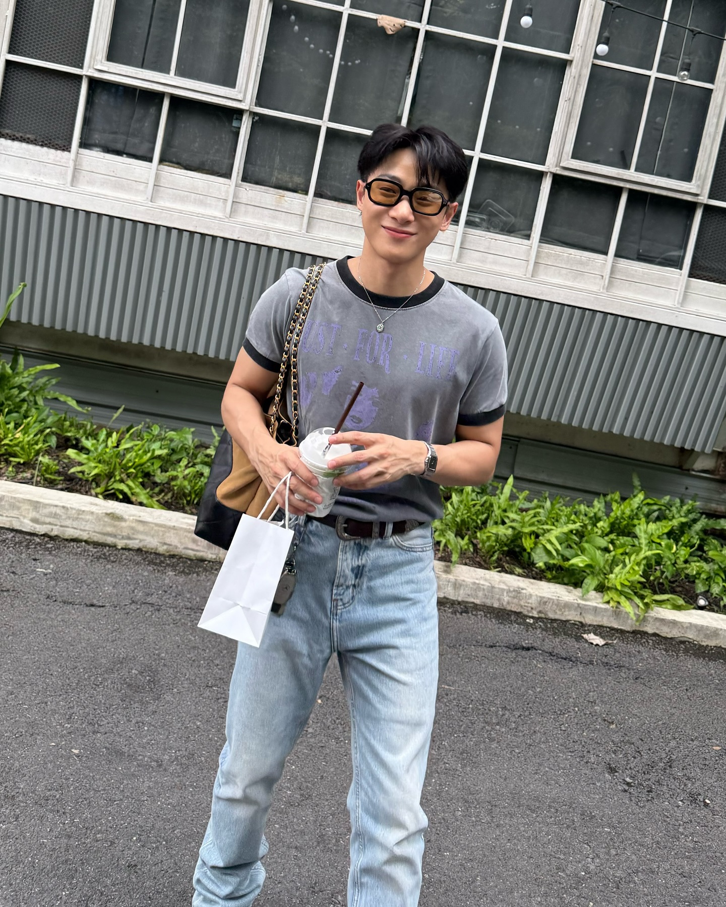 จูเนียร์ - กรวิชญ์ สูงกิจบูลย์