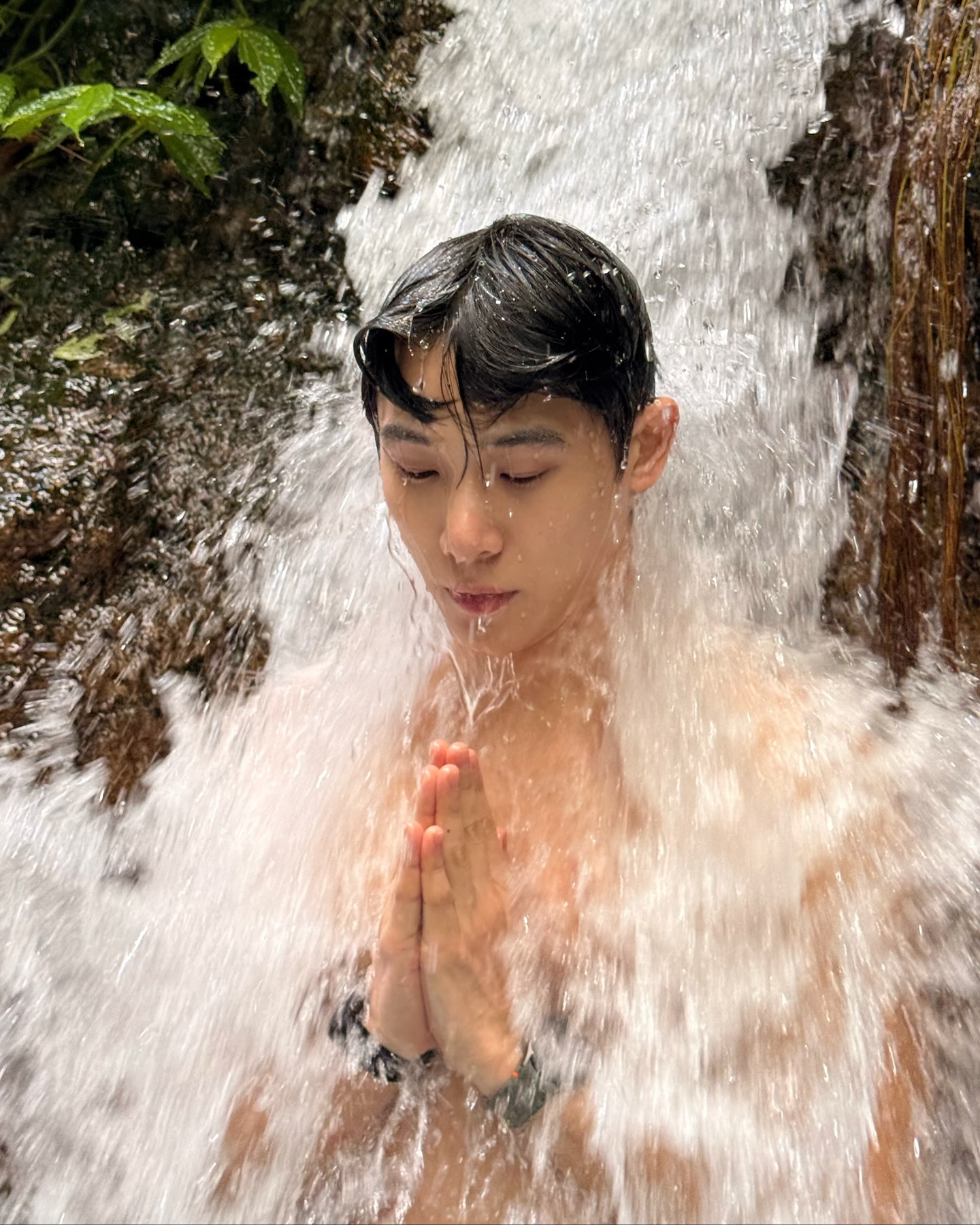 จูเนียร์ - กรวิชญ์ สูงกิจบูลย์