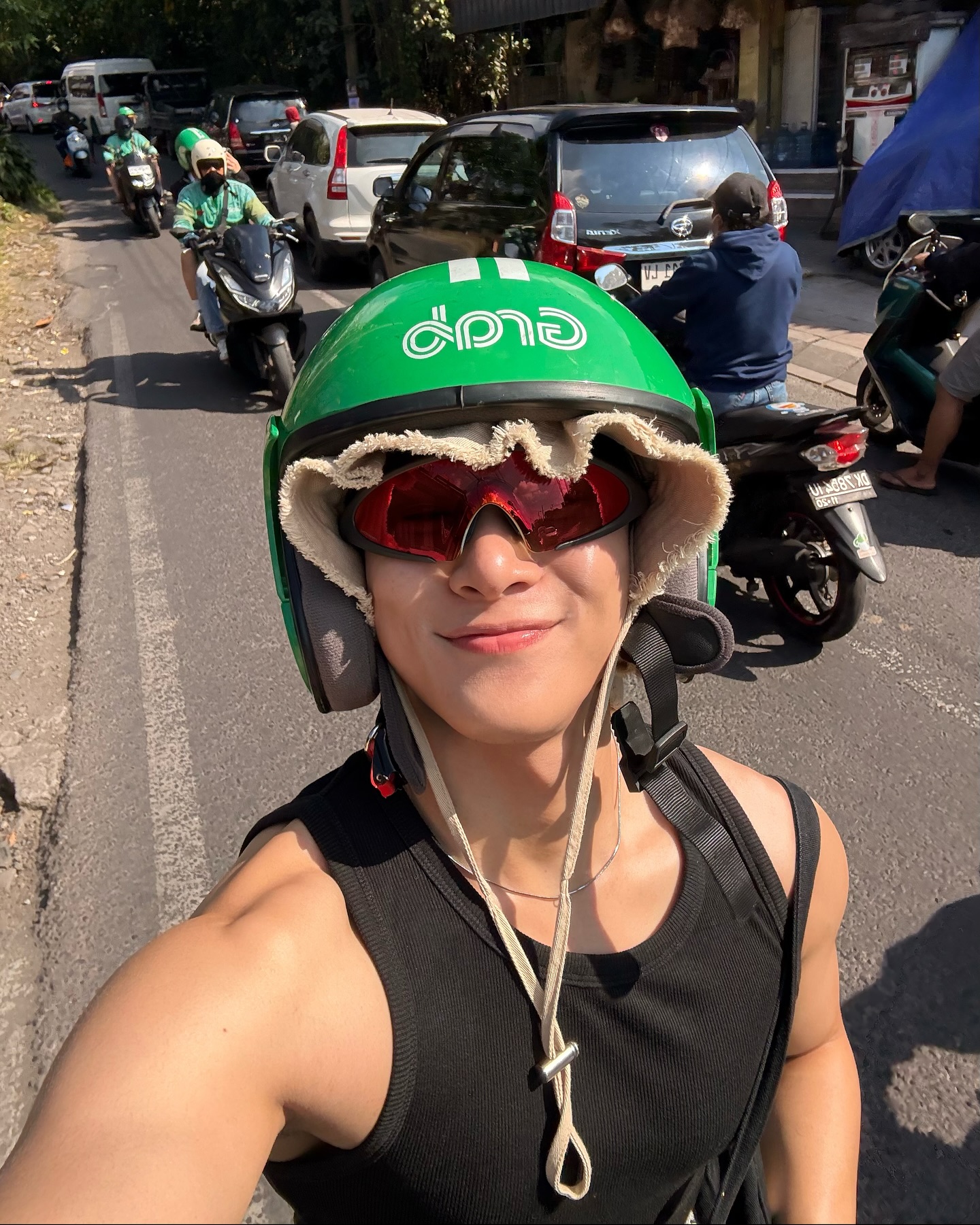 จูเนียร์ - กรวิชญ์ สูงกิจบูลย์