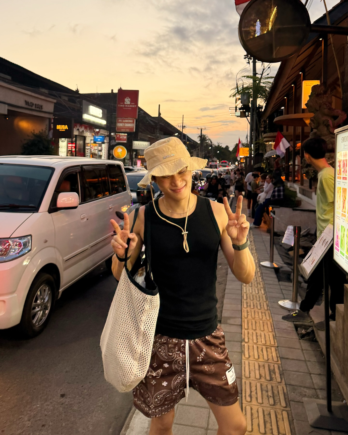 จูเนียร์ - กรวิชญ์ สูงกิจบูลย์
