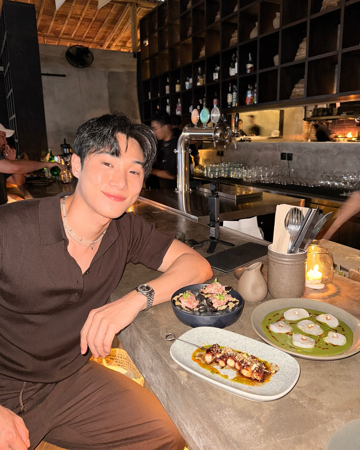 จูเนียร์ - กรวิชญ์ สูงกิจบูลย์