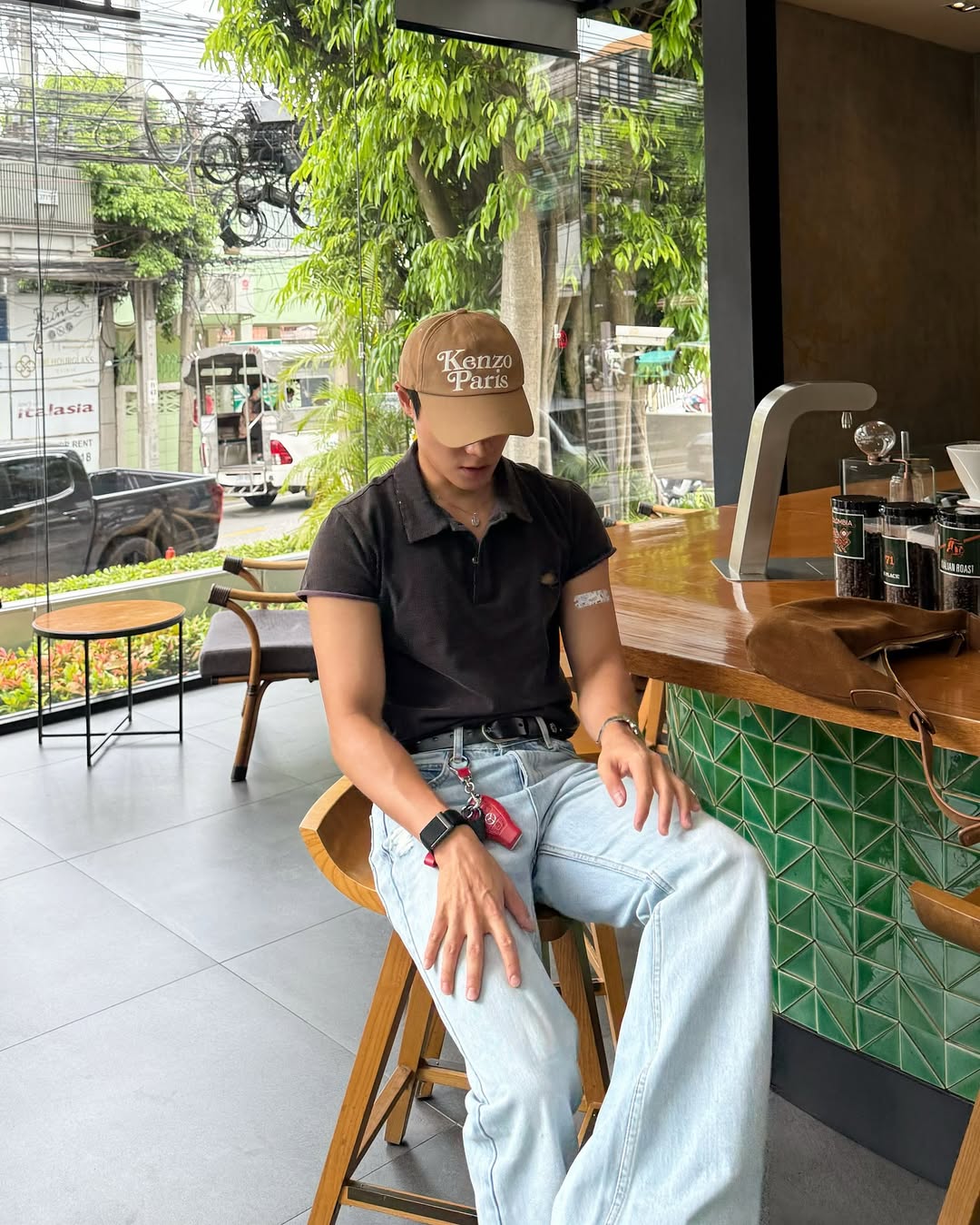 จูเนียร์ - กรวิชญ์ สูงกิจบูลย์
