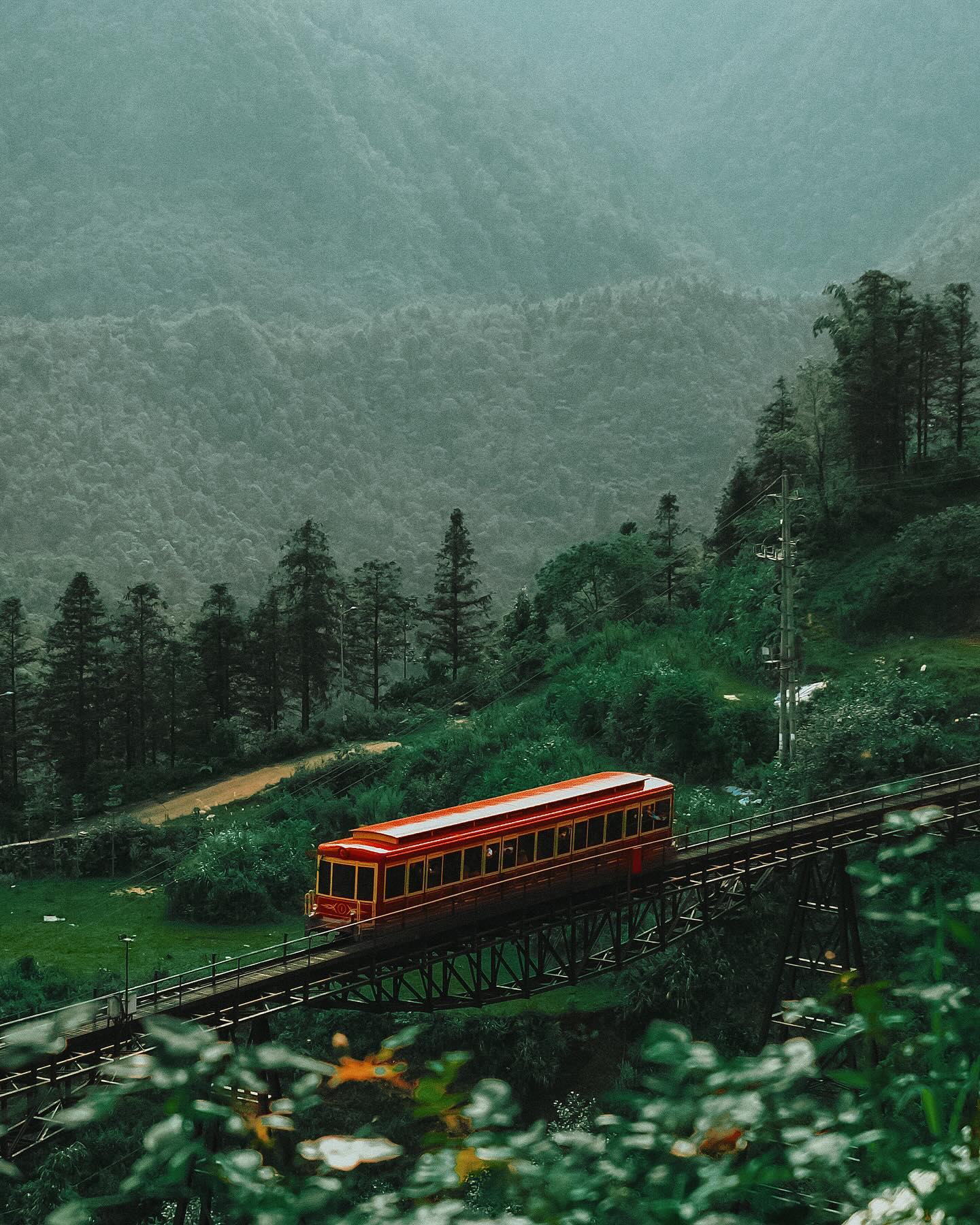 จูเนียร์ - กรวิชญ์ สูงกิจบูลย์