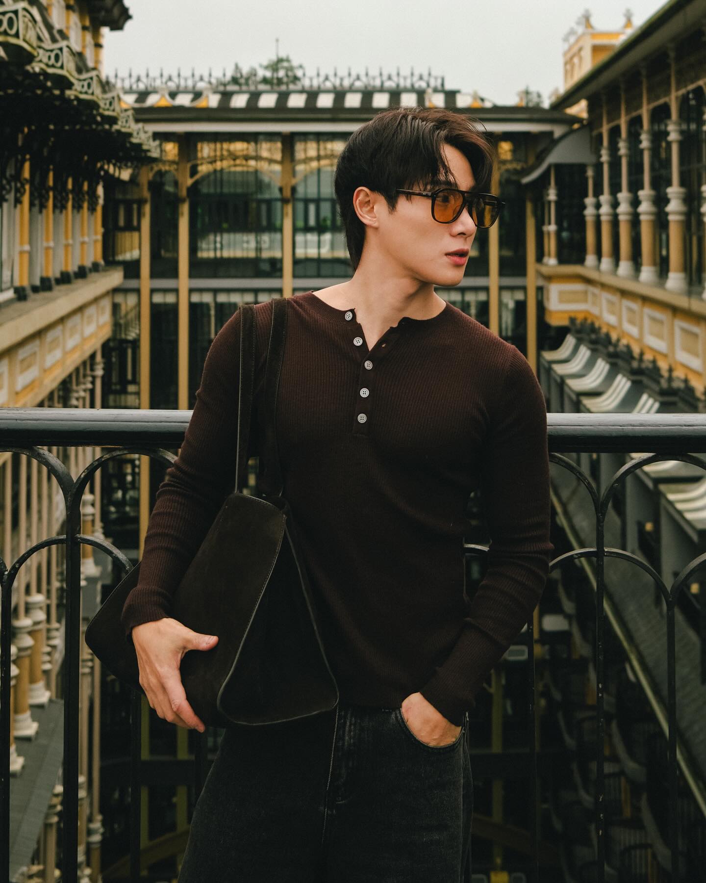 จูเนียร์ - กรวิชญ์ สูงกิจบูลย์