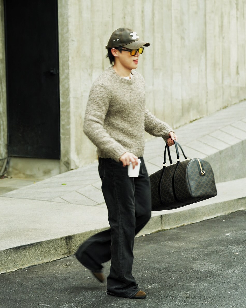 จูเนียร์ - กรวิชญ์ สูงกิจบูลย์