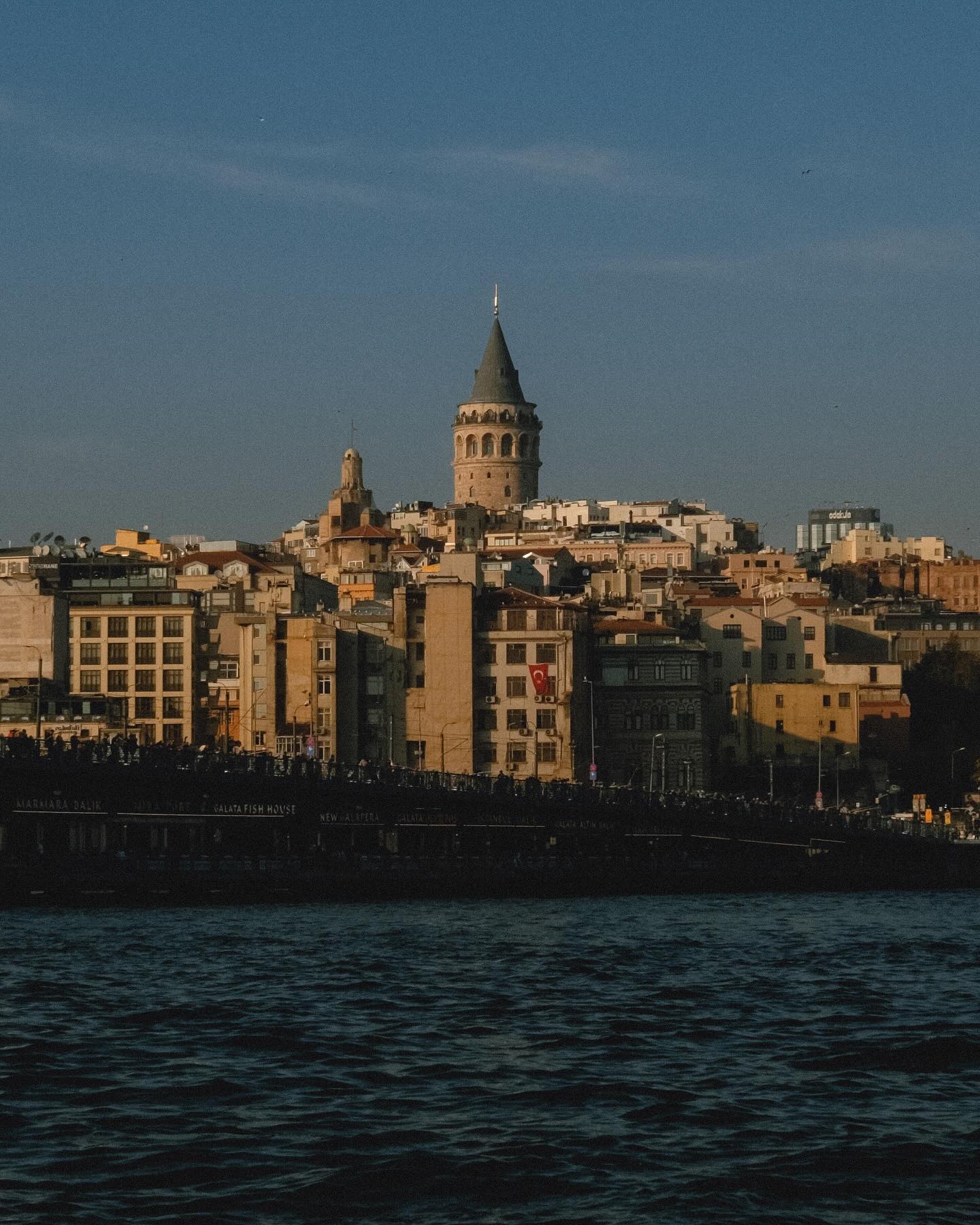 จูเนียร์ - กรวิชญ์ สูงกิจบูลย์