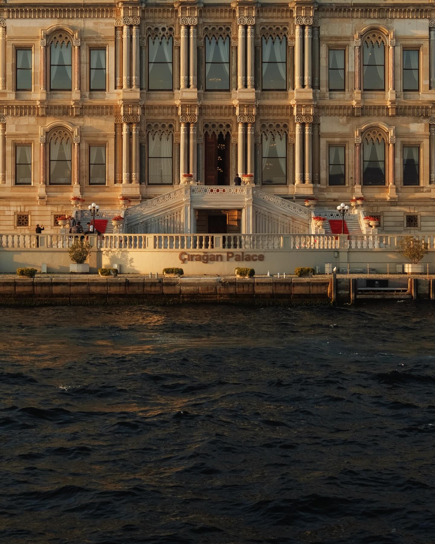 จูเนียร์ - กรวิชญ์ สูงกิจบูลย์