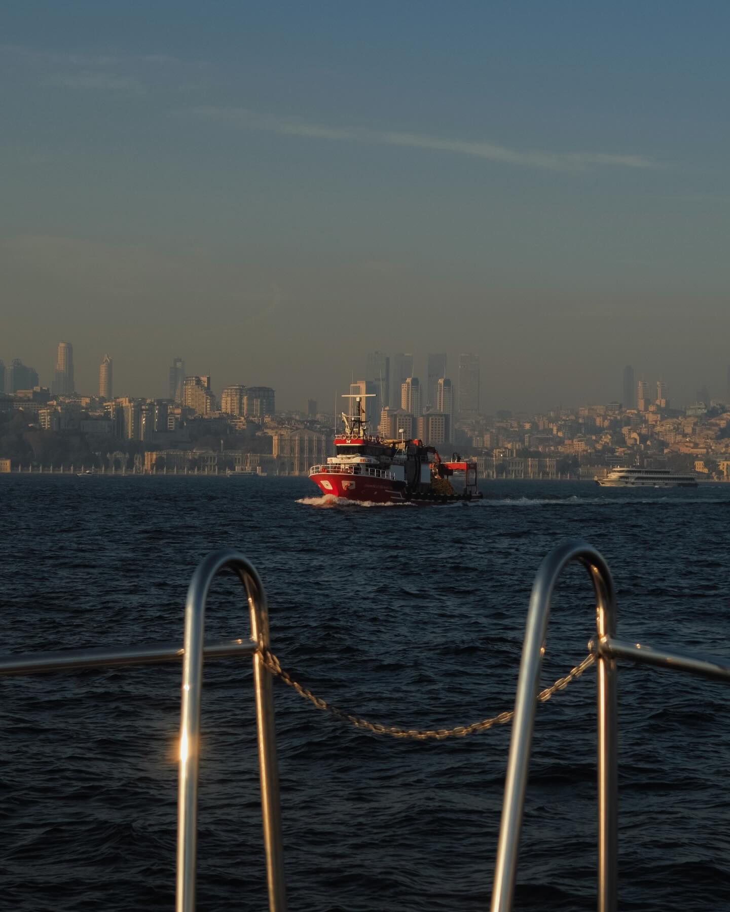 จูเนียร์ - กรวิชญ์ สูงกิจบูลย์