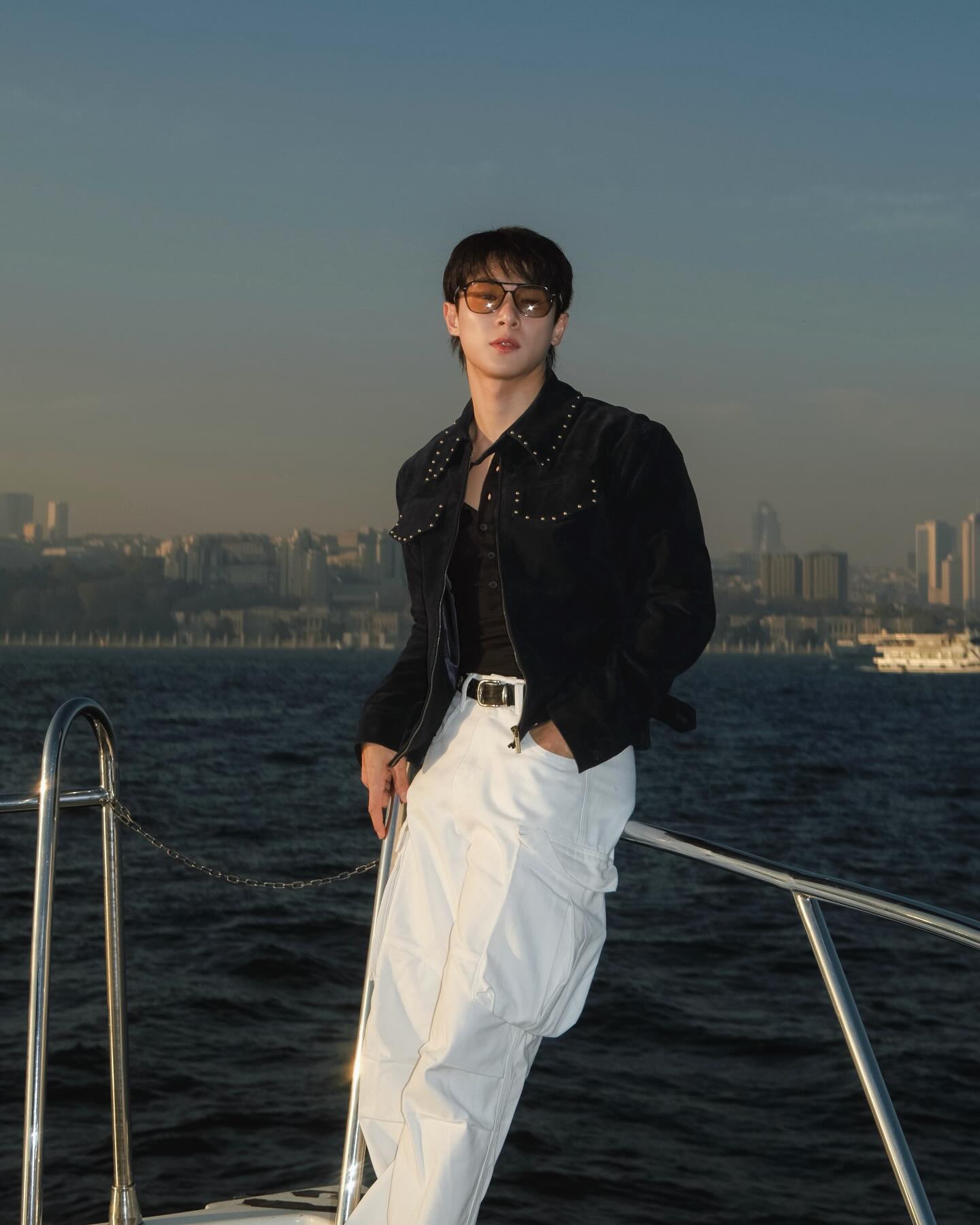 จูเนียร์ - กรวิชญ์ สูงกิจบูลย์