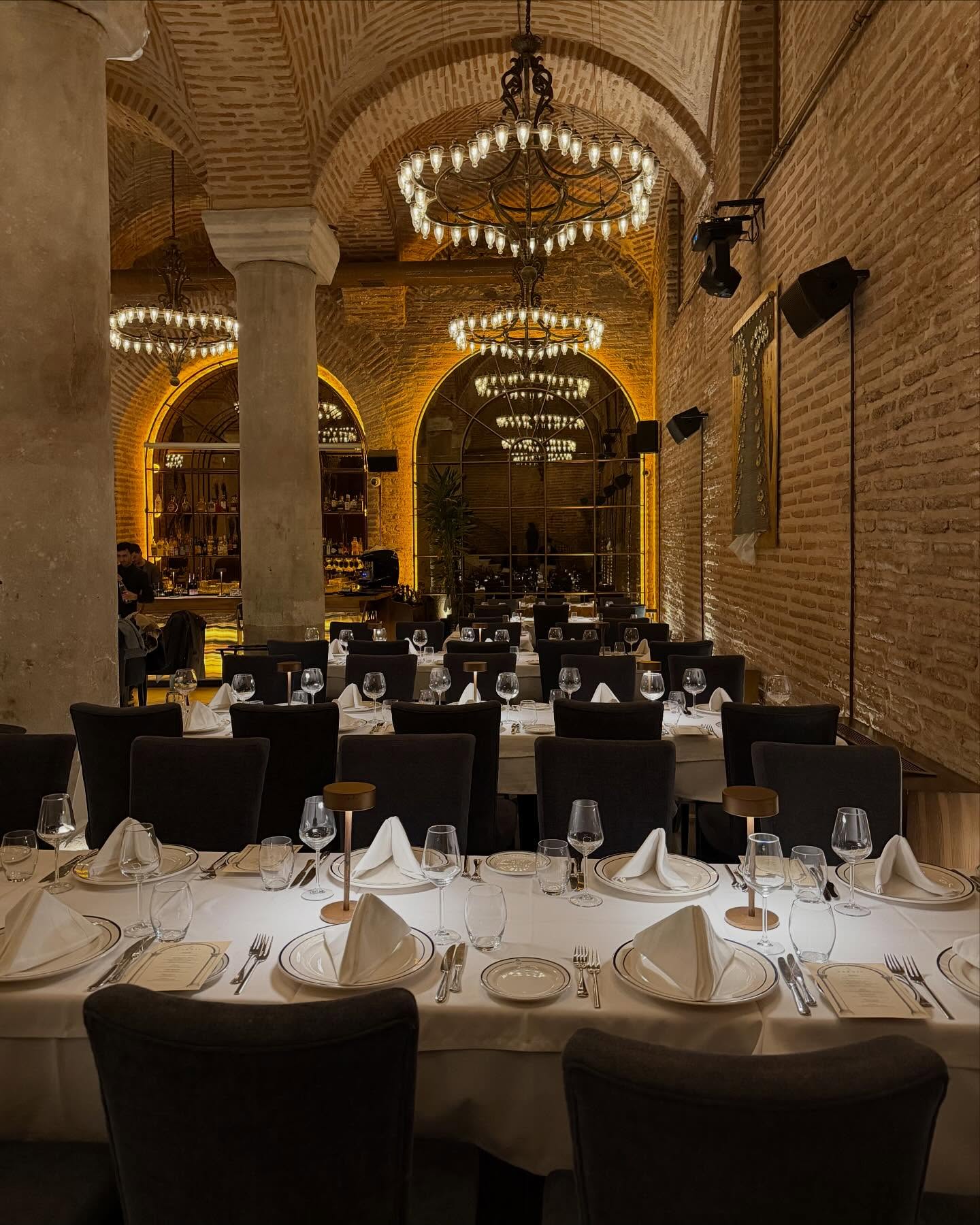 จูเนียร์ - กรวิชญ์ สูงกิจบูลย์