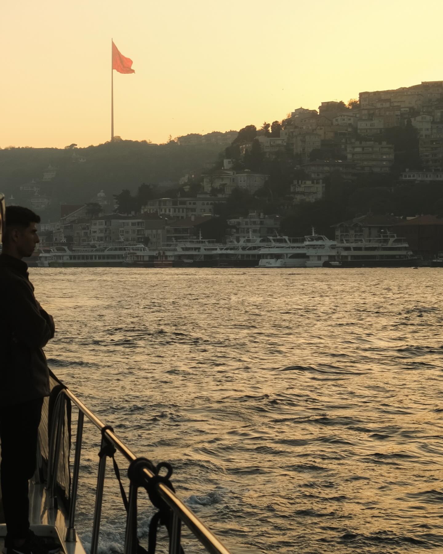 จูเนียร์ - กรวิชญ์ สูงกิจบูลย์