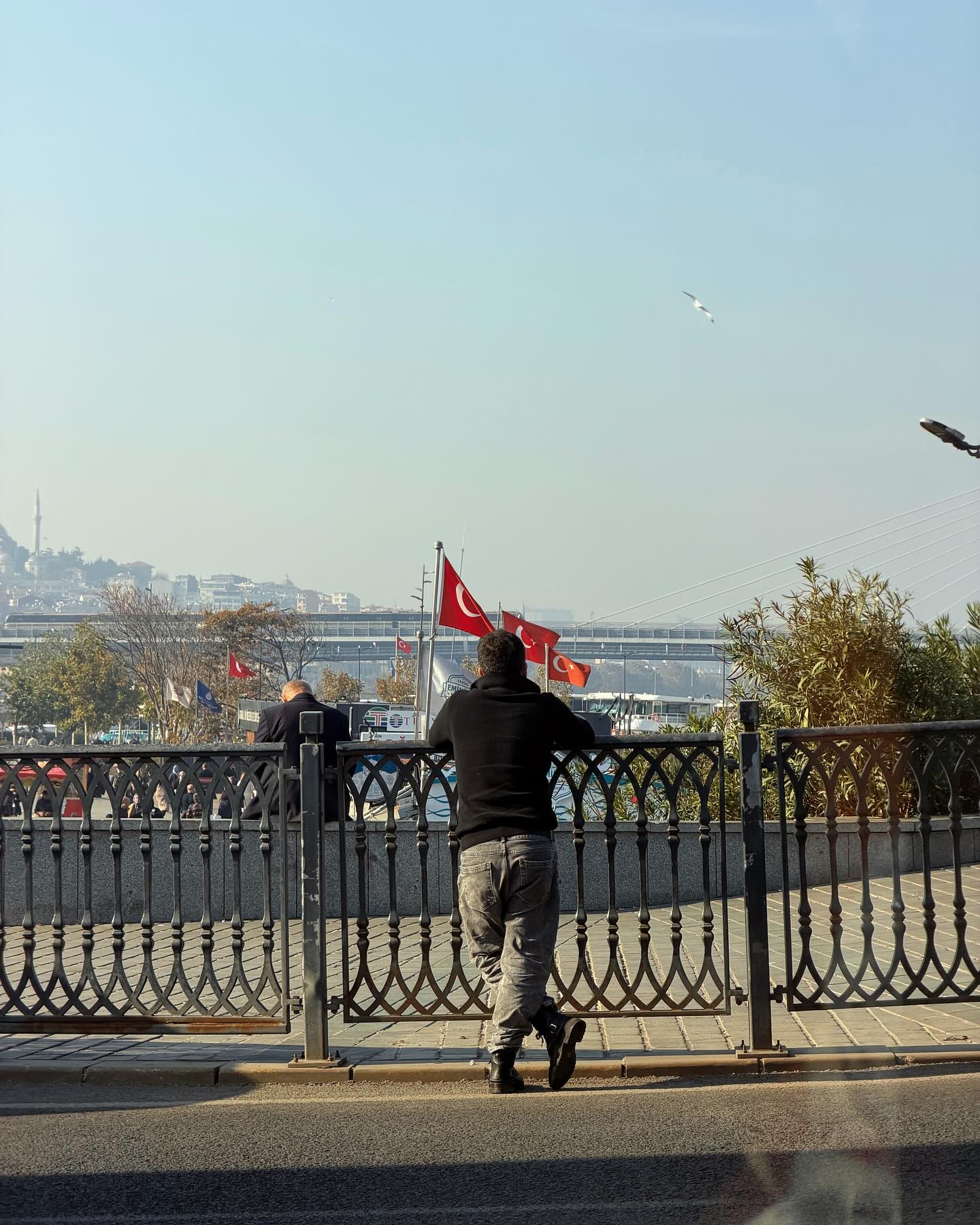 จูเนียร์ - กรวิชญ์ สูงกิจบูลย์