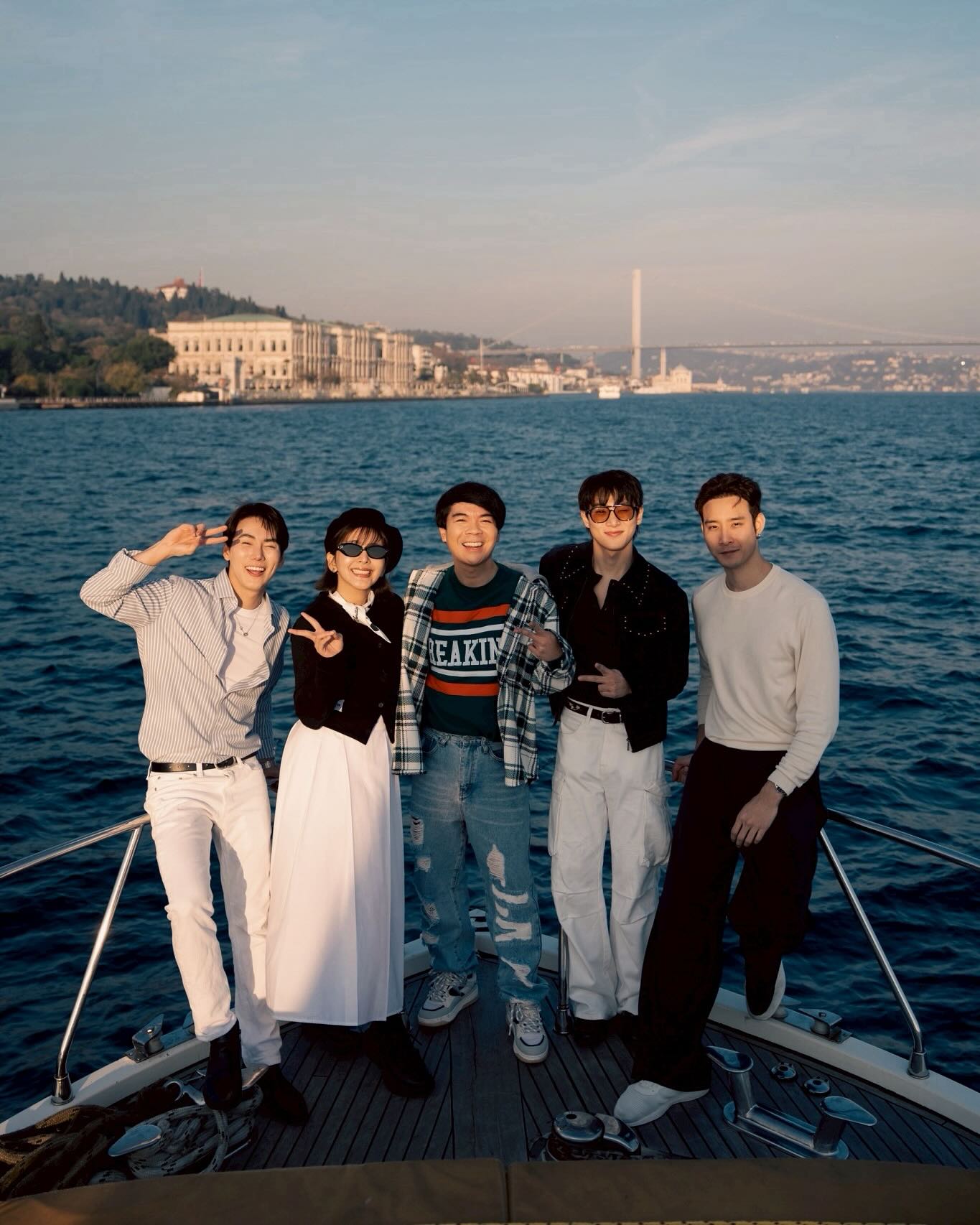 จูเนียร์ - กรวิชญ์ สูงกิจบูลย์