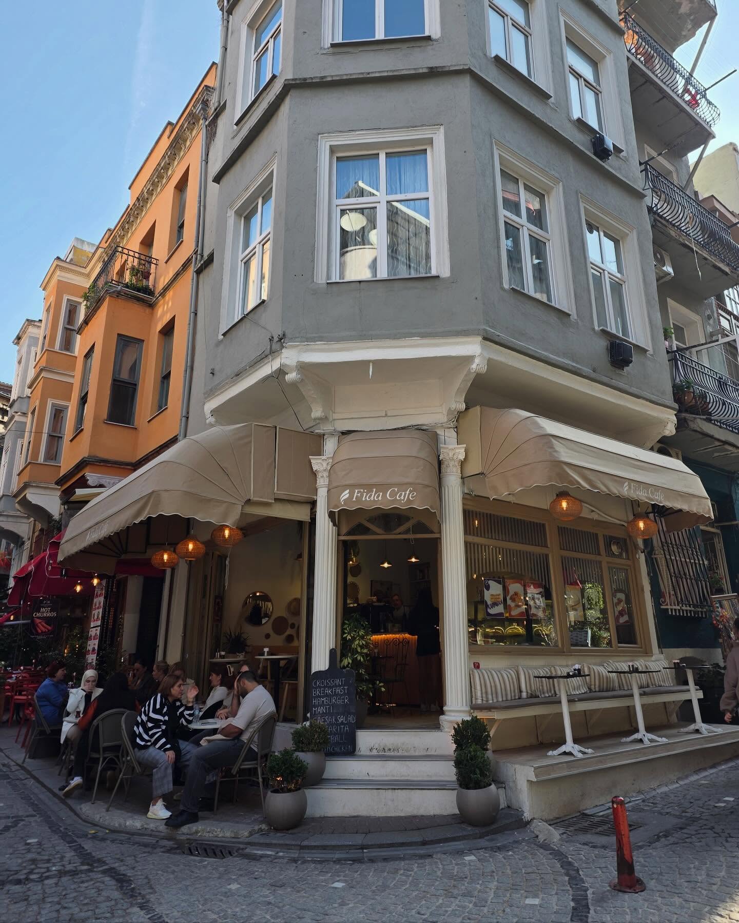 จูเนียร์ - กรวิชญ์ สูงกิจบูลย์