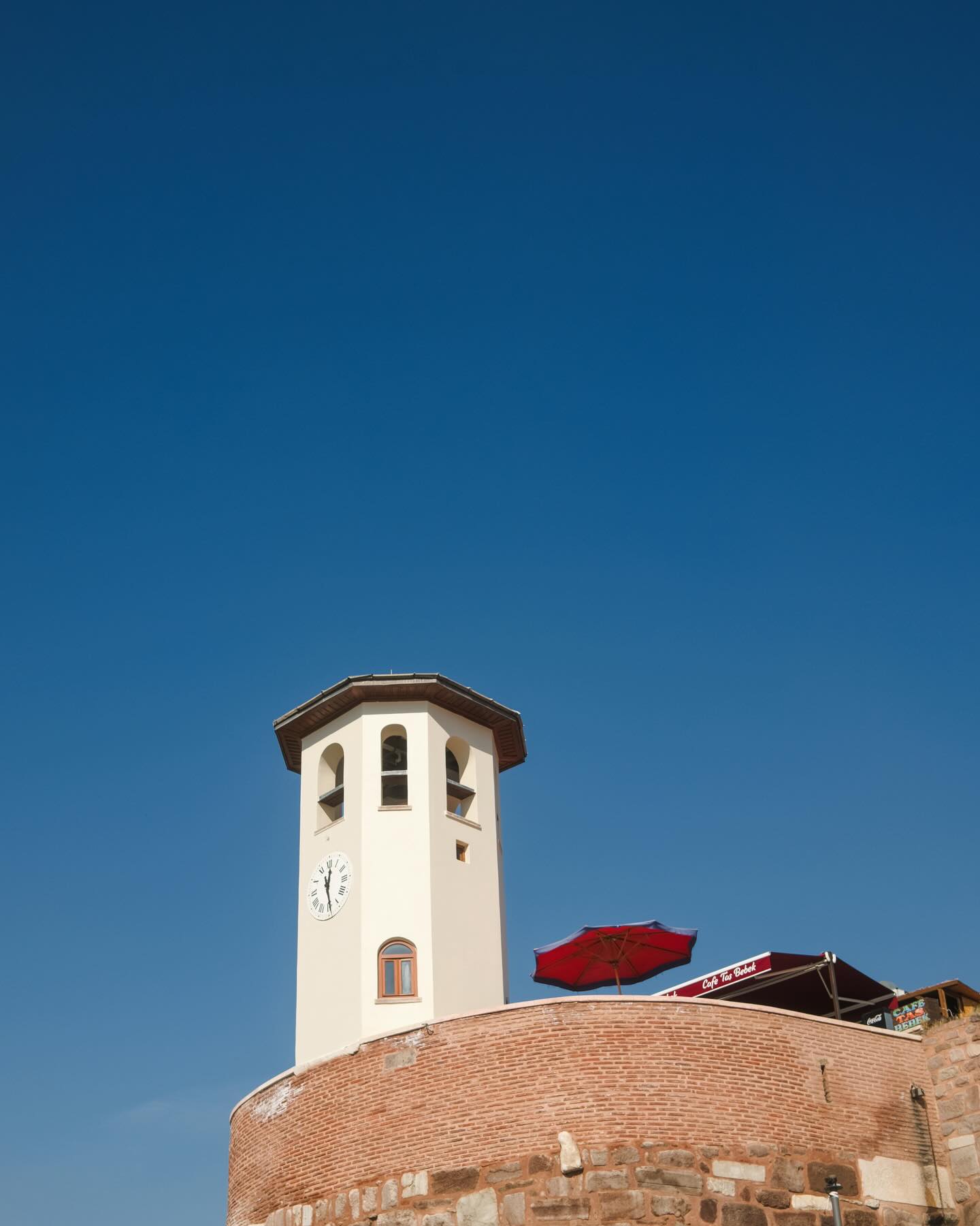 จูเนียร์ - กรวิชญ์ สูงกิจบูลย์