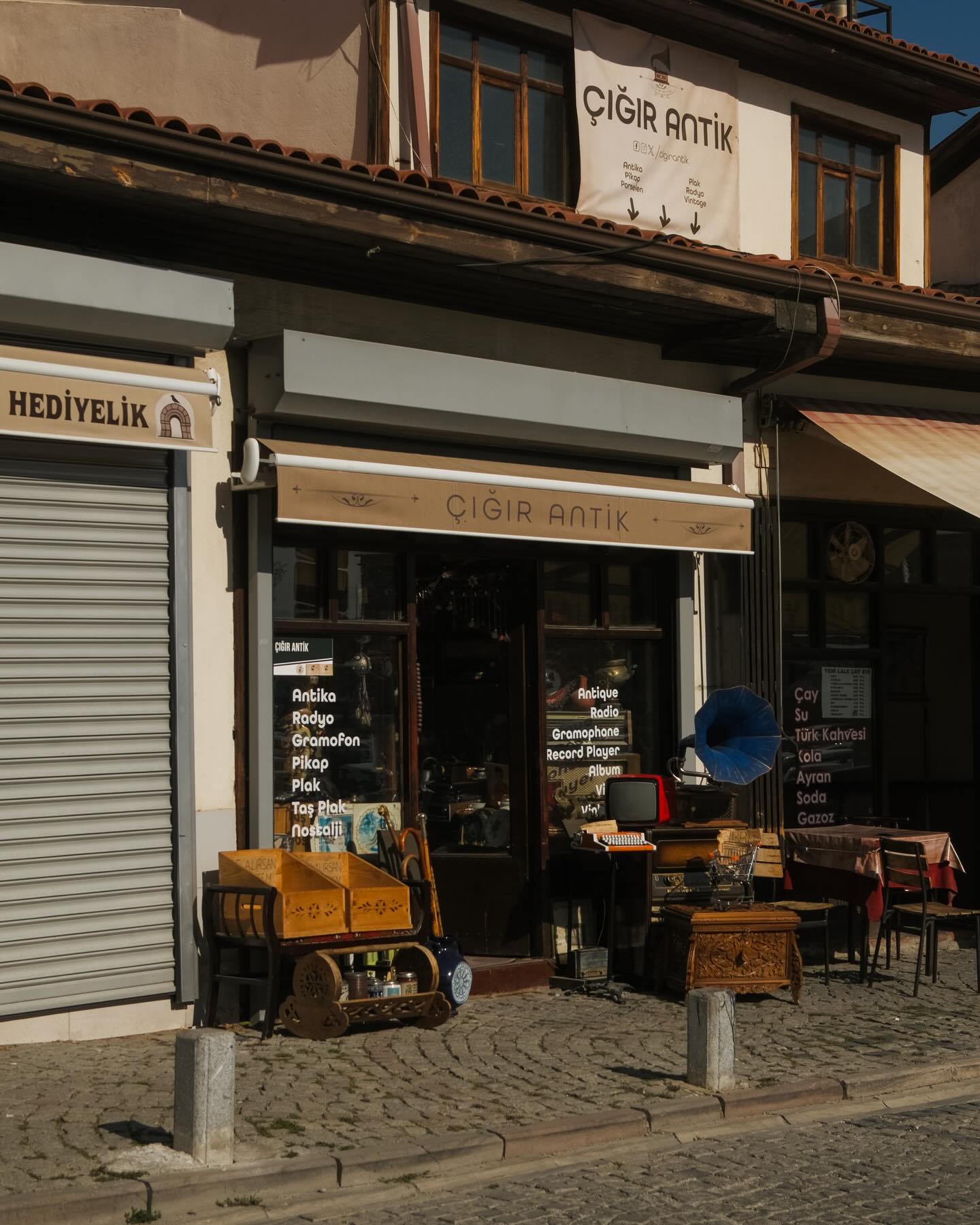 จูเนียร์ - กรวิชญ์ สูงกิจบูลย์