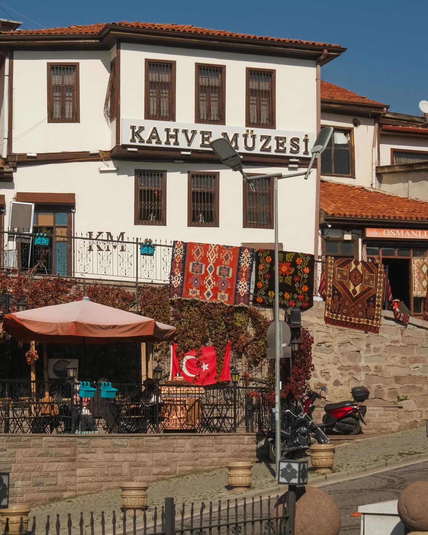 จูเนียร์ - กรวิชญ์ สูงกิจบูลย์