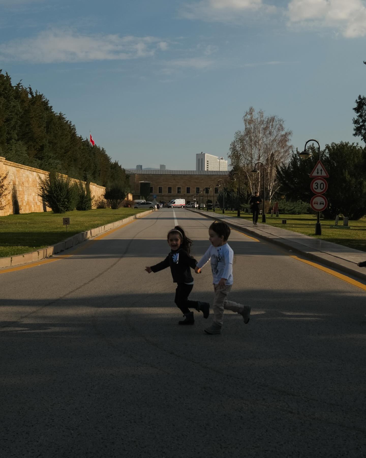 จูเนียร์ - กรวิชญ์ สูงกิจบูลย์